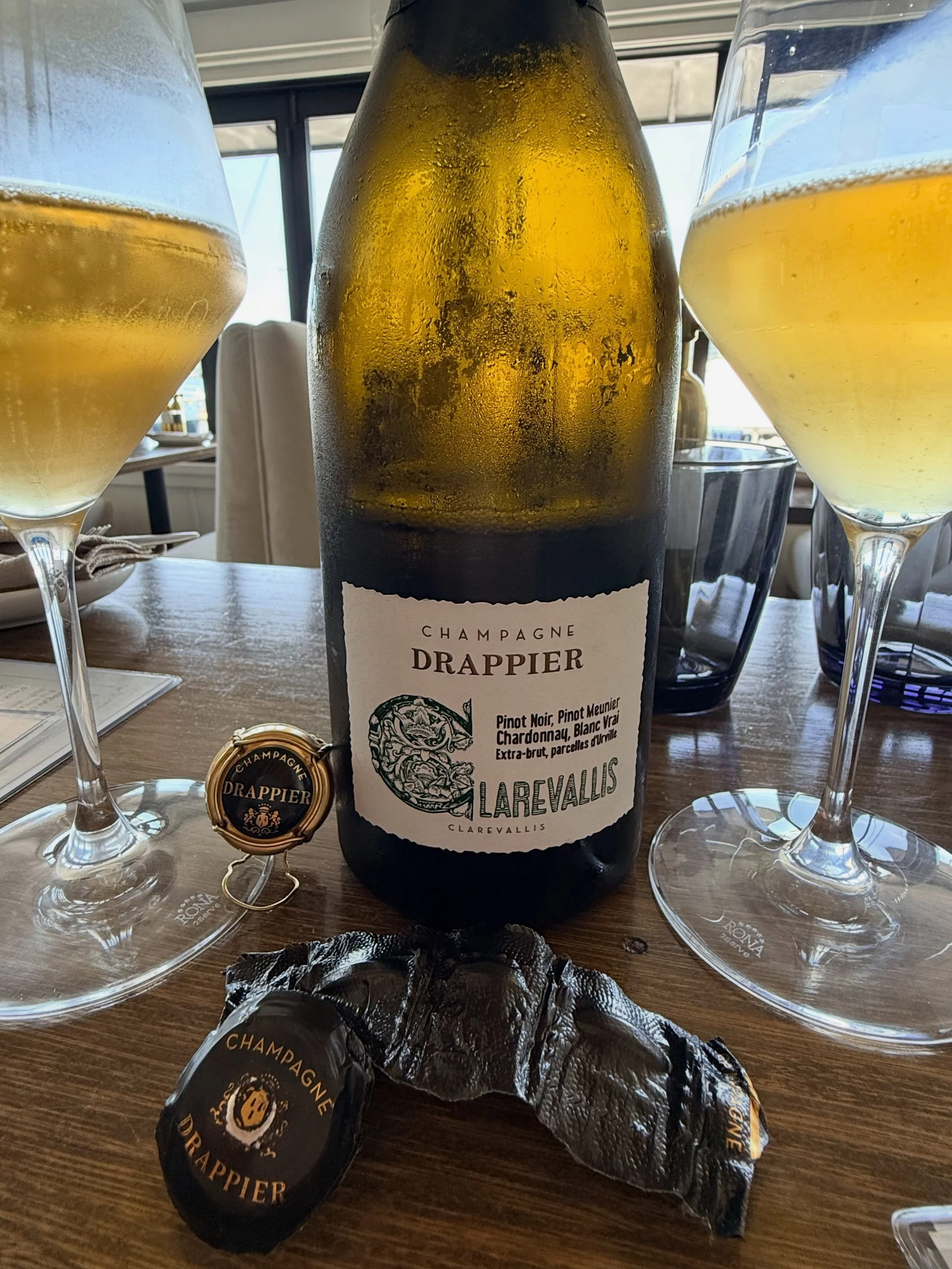 DRAPPIER &mdash; CLAREVALLIS EXTRA BRUT
* 75% Pinot Noir
* 10% Pinot Meunier
* 10% Chardonnay
* 5% Blanc Vrai (Pinot Blanc) 
  Dosage: 4 g/L
Region: Urville, C&ocirc;te des Bar, Champagne, France
  Only the first pressing is used
VINIFICATION: Stainl