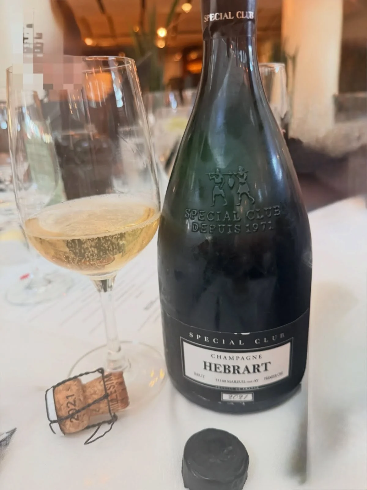 @champagne.hebrart 

Marc H&eacute;brart Special Club 2021

Vintage

2021

Pinot Noir

60%

Chardonnay

40%

Fermentation

Stainless steel

Lees aging

~36&ndash;39 months

Disgorgement

Jan. 31, 2025

Dosage

~5&ndash;5.5 g/L

Style

Brut

Classific