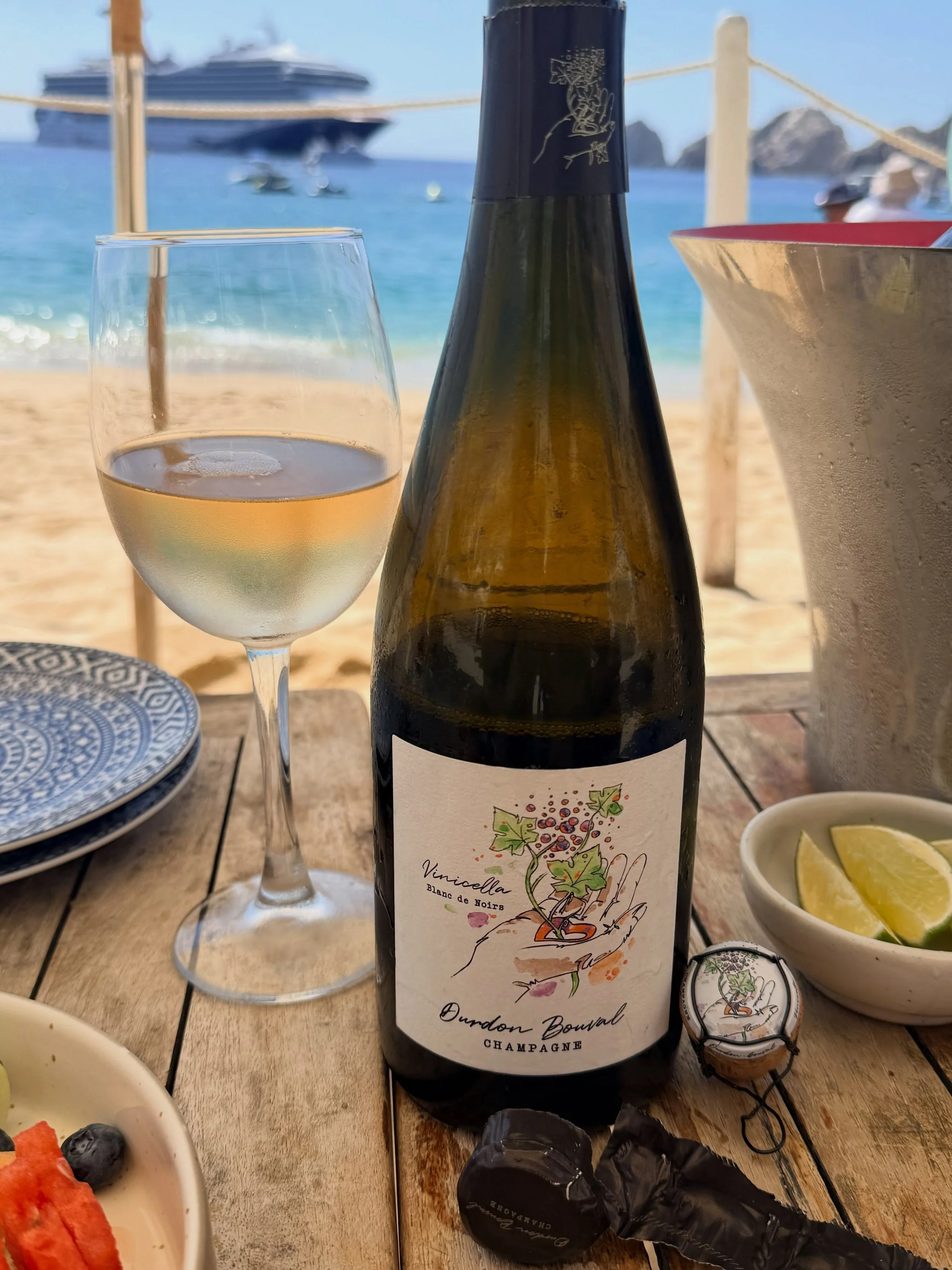 Producer @champagne.durdonbouval 

Champagne Durdon-Bouval

Cuv&eacute;e

Vinicella Blanc de Noirs

Harvest

2022

Grapes

50% Meunier / 50% Pinot Noir

Style

Extra Brut

Dosage

4 g/L

Soil

Argilo-limono-calcaire &mdash; clay, silt and limestone

