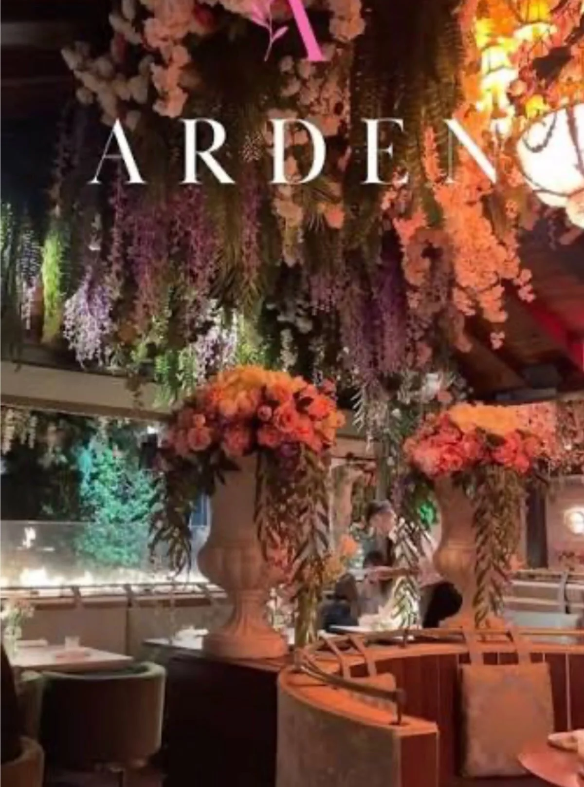 AARDEN in West Hollywood ✨ Lush florals, glowing chandeliers, beautiful plates, and an atmosphere that delivers from day to night. One of those LA spots where the setting is every bit as memorable as what arrives at the table.

📍 West Hollywood, CA

