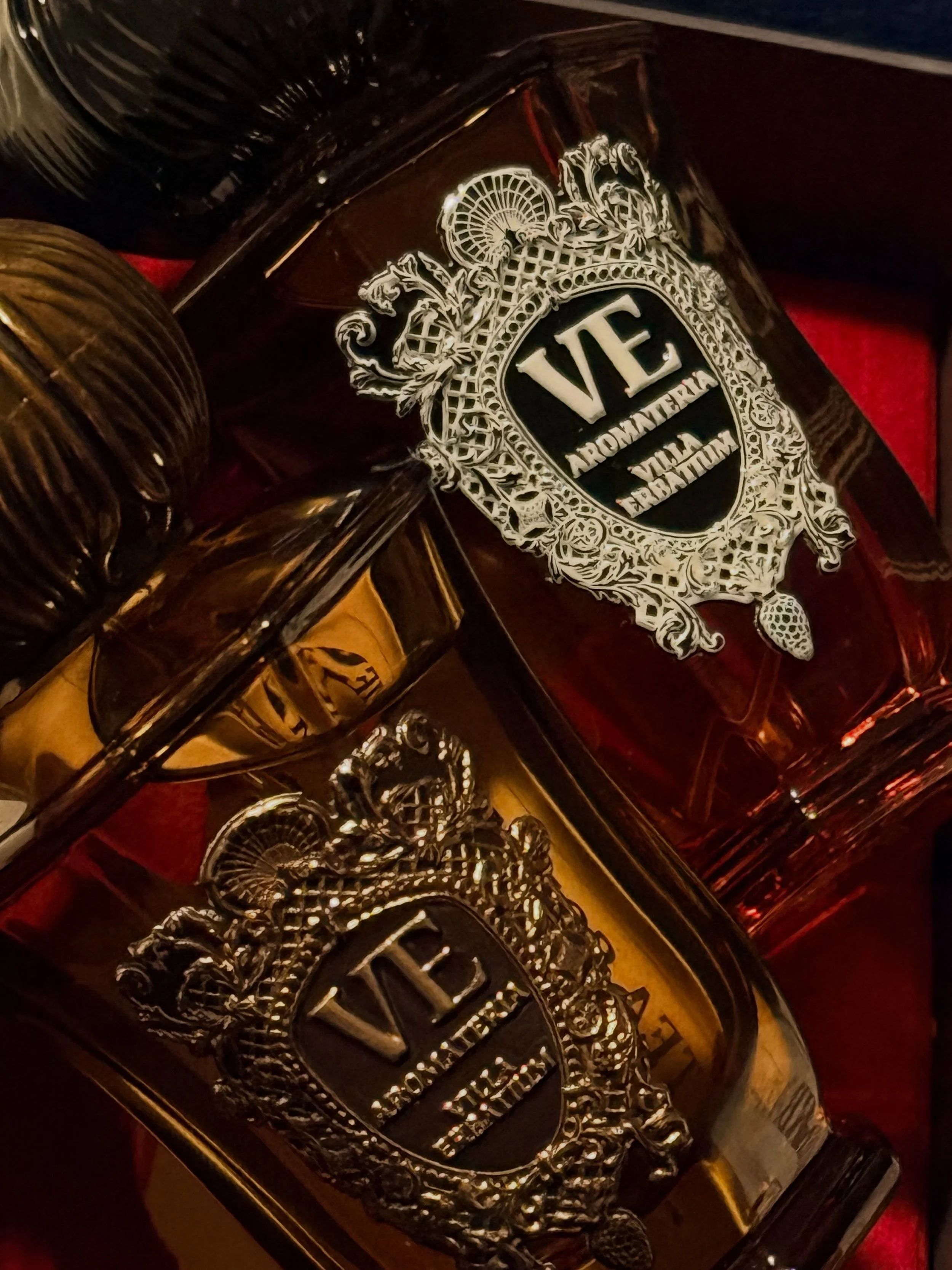 Villa Erbatium &mdash; Tea Sommelier

Perfume House: Villa Erbatium
Fragrance: Tea Sommelier
Year Released: 2025
Perfumer / Nose: Not publicly disclosed
Concentration: Eau de Parfum
Longevity: Approximately 4&ndash;6 hours
Fragrance Family: Tea &bull