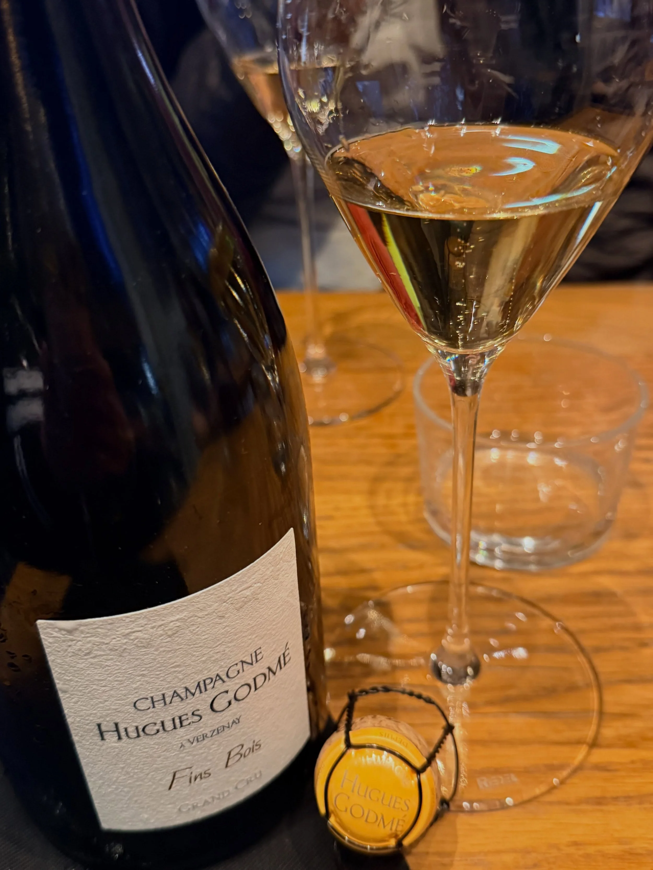 @warehouseco2 @champagnehuguesgodme 
Champagne Hugues Godm&eacute; &mdash; Fins Bois

House: Hugues Godm&eacute;
Region: Verzenay &amp; Verzy, Montagne de Reims
Classification: Grand Cru
Vintage: Non-vintage
Grapes: 60% Pinot Noir, 40% Chardonnay
Vin