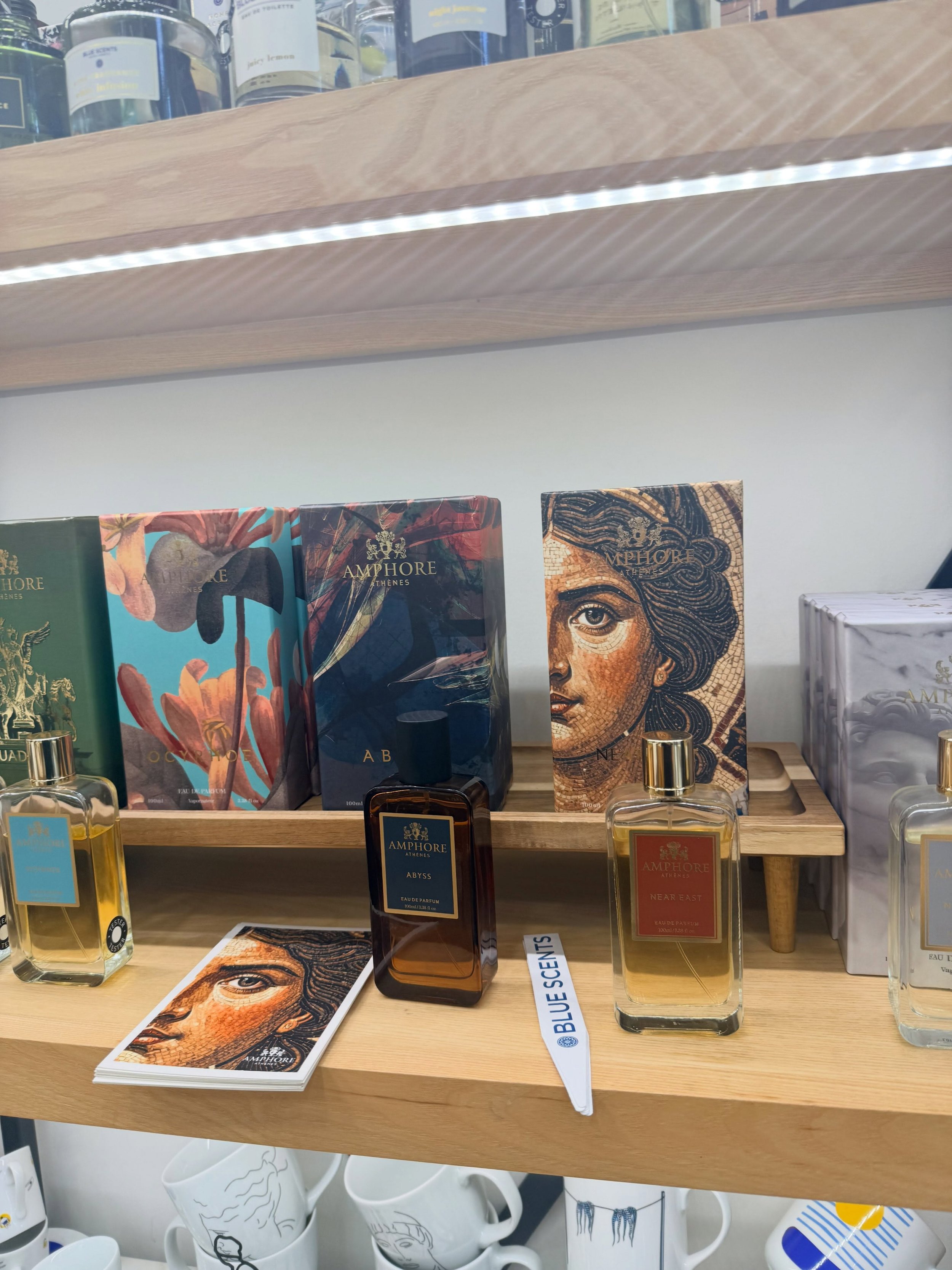 @amphore_athenes 
AMPHORE ATH&Egrave;NES | Greece 🇬🇷

Founded in 2024, Amphore Ath&egrave;nes is a Greek niche fragrance house inspired by mythology, ancient civilizations, art and Mediterranean landscapes.

The collection consists of 11 Eau de Par