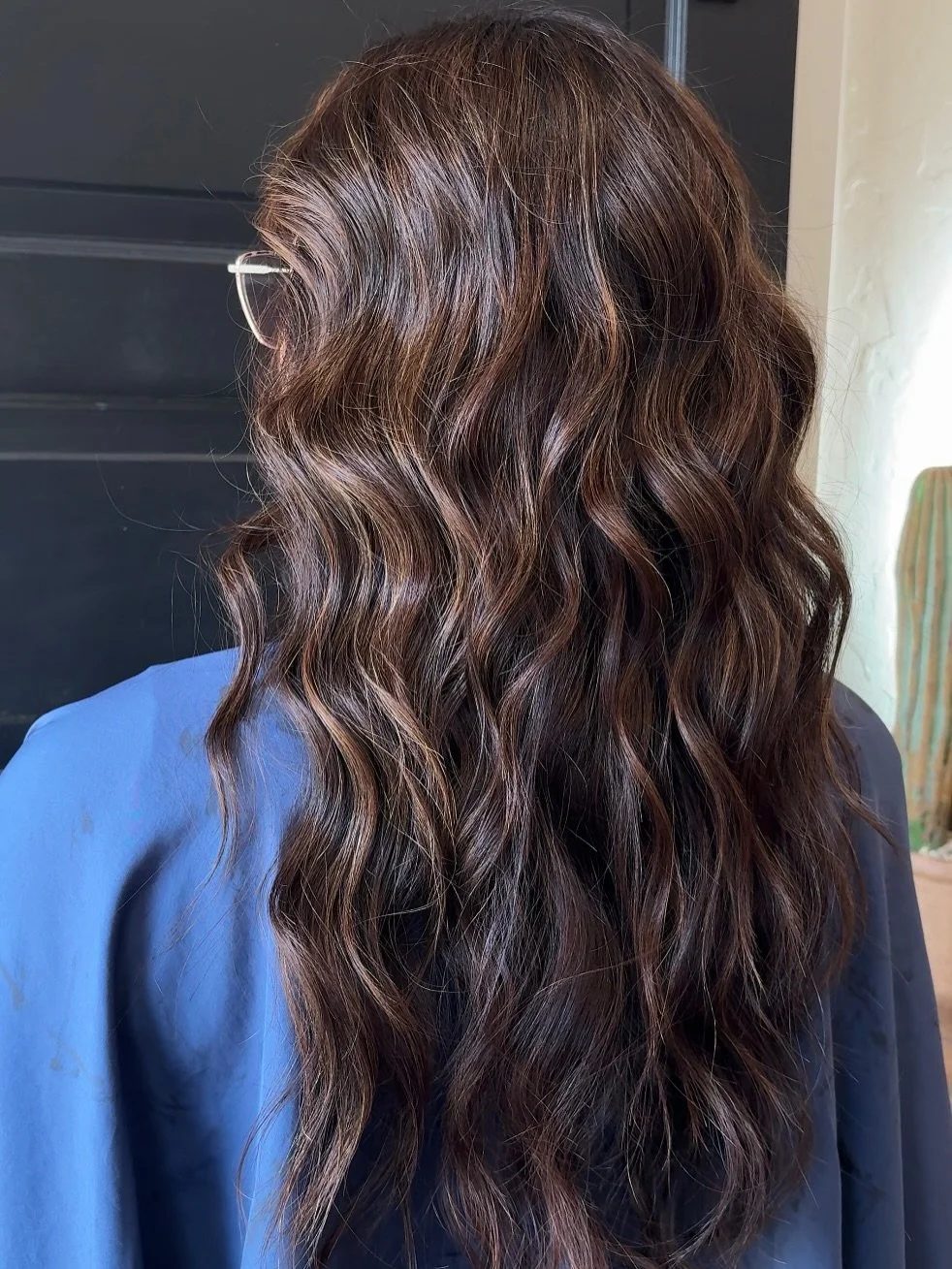 Healthy hair always comes first ⚡️

She came in feeling like her highlights had gotten a little too brassy and wanted something different. She also wanted her grays fully covered and was comfortable coming into the salon every 4&ndash;6 weeks to main