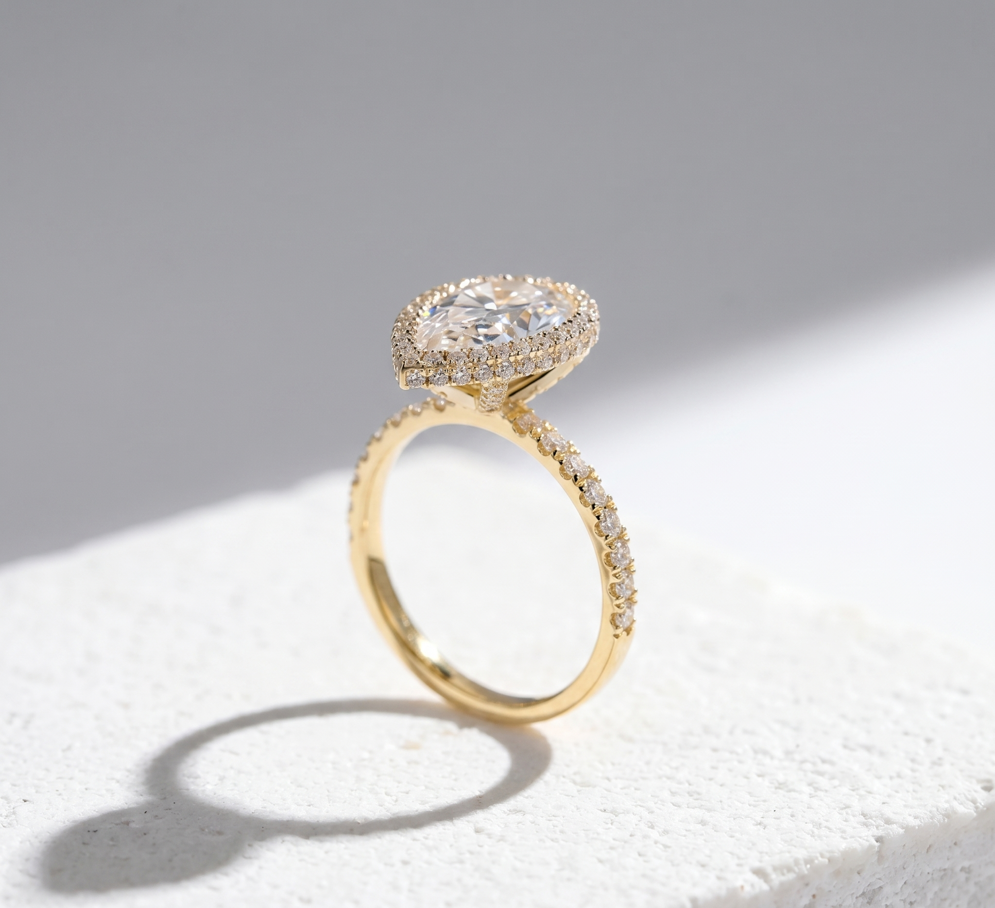 16 Pear Pave Halo 001 CY 521 YG Side.png