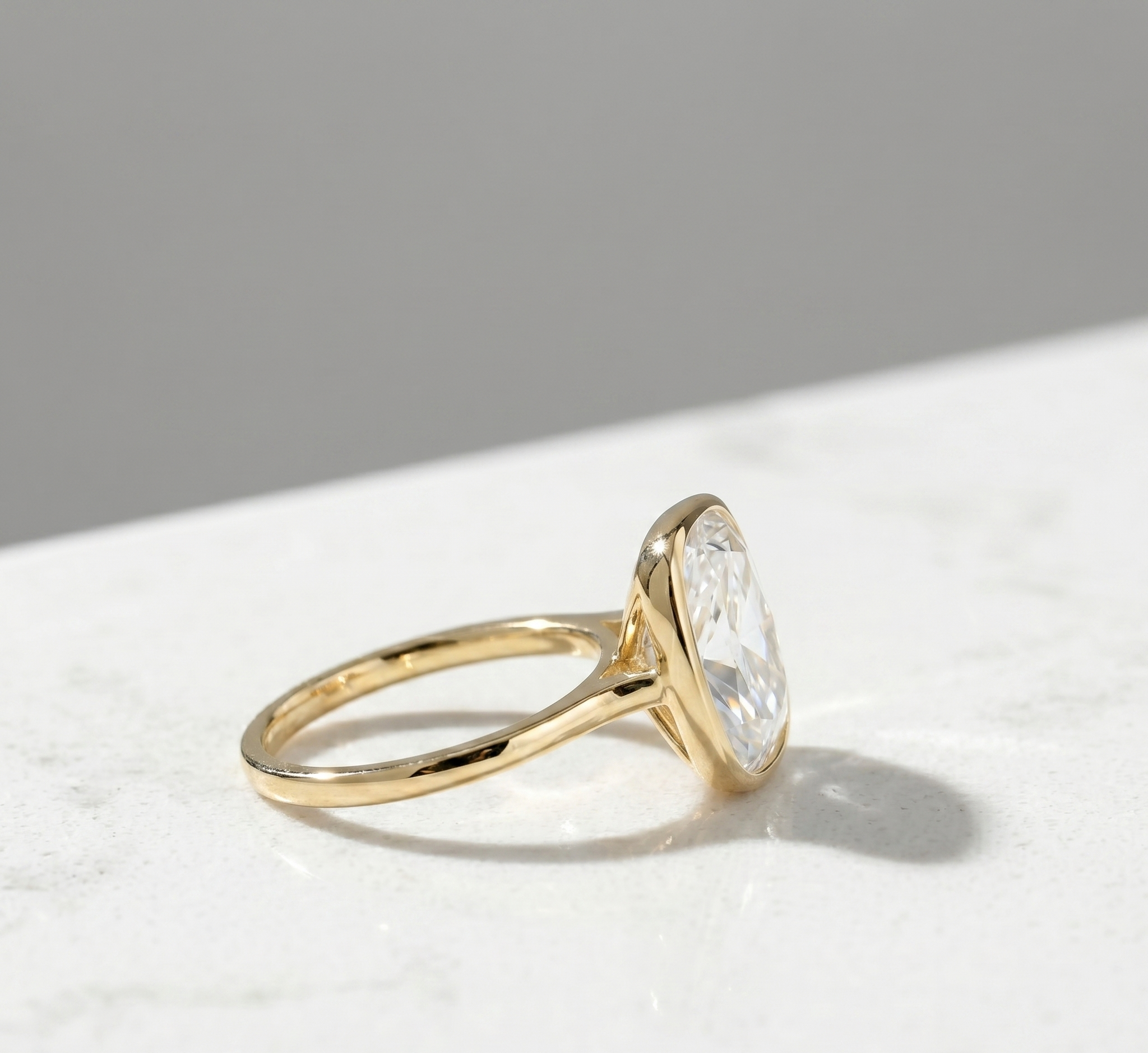 Oval Elongated Cushion Bezel Tapered Cathedral 002A 20241204 7B YG Side Flat.png