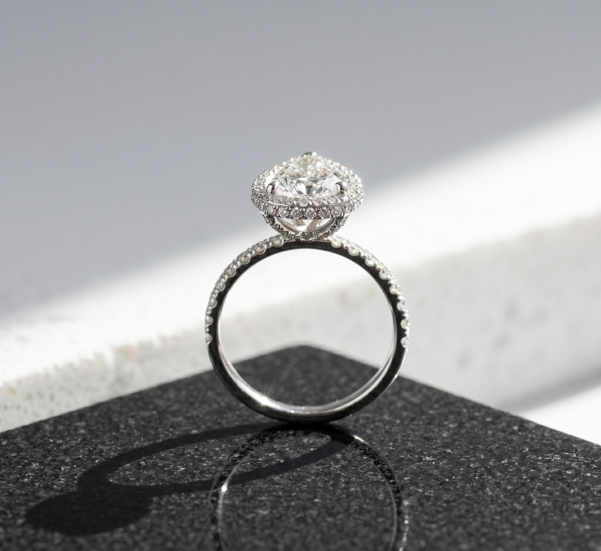 16 Pear Pave Halo 001 CY 521 WG Front.png