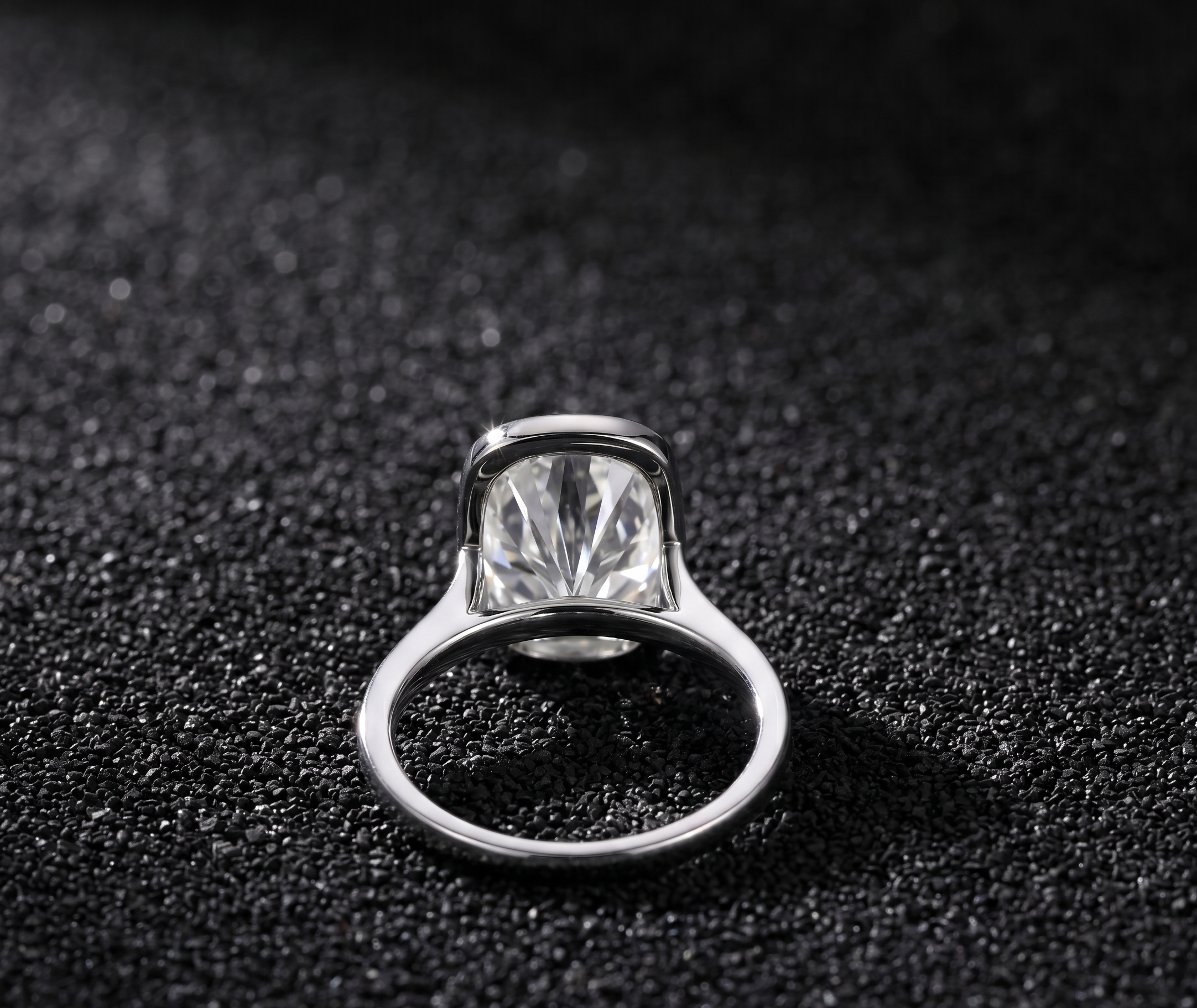 Oval Elongated Cushion Bezel Tapered Cathedral 002A 20241204 7B WG Back.png