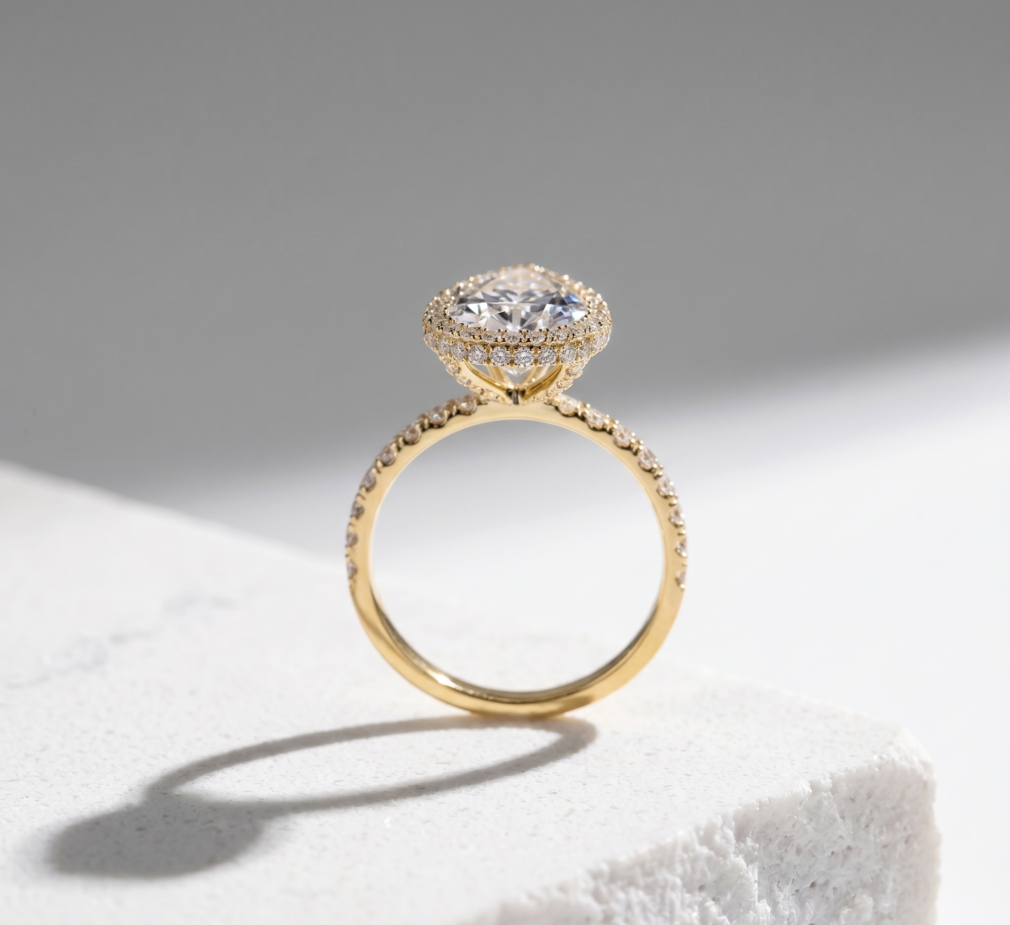 16 Pear Pave Halo 001 CY 521 YG Front.png