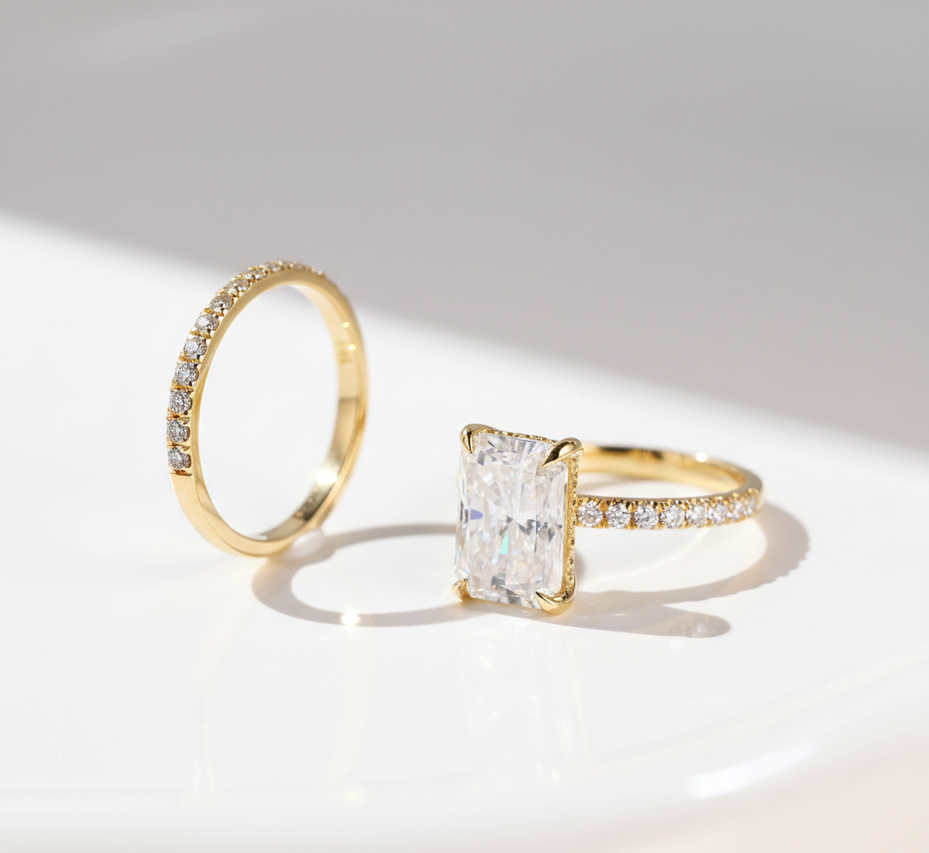 9 Radiant Halo with Pave Band Set 007 MR 069 082 YG Side Flat 2.png