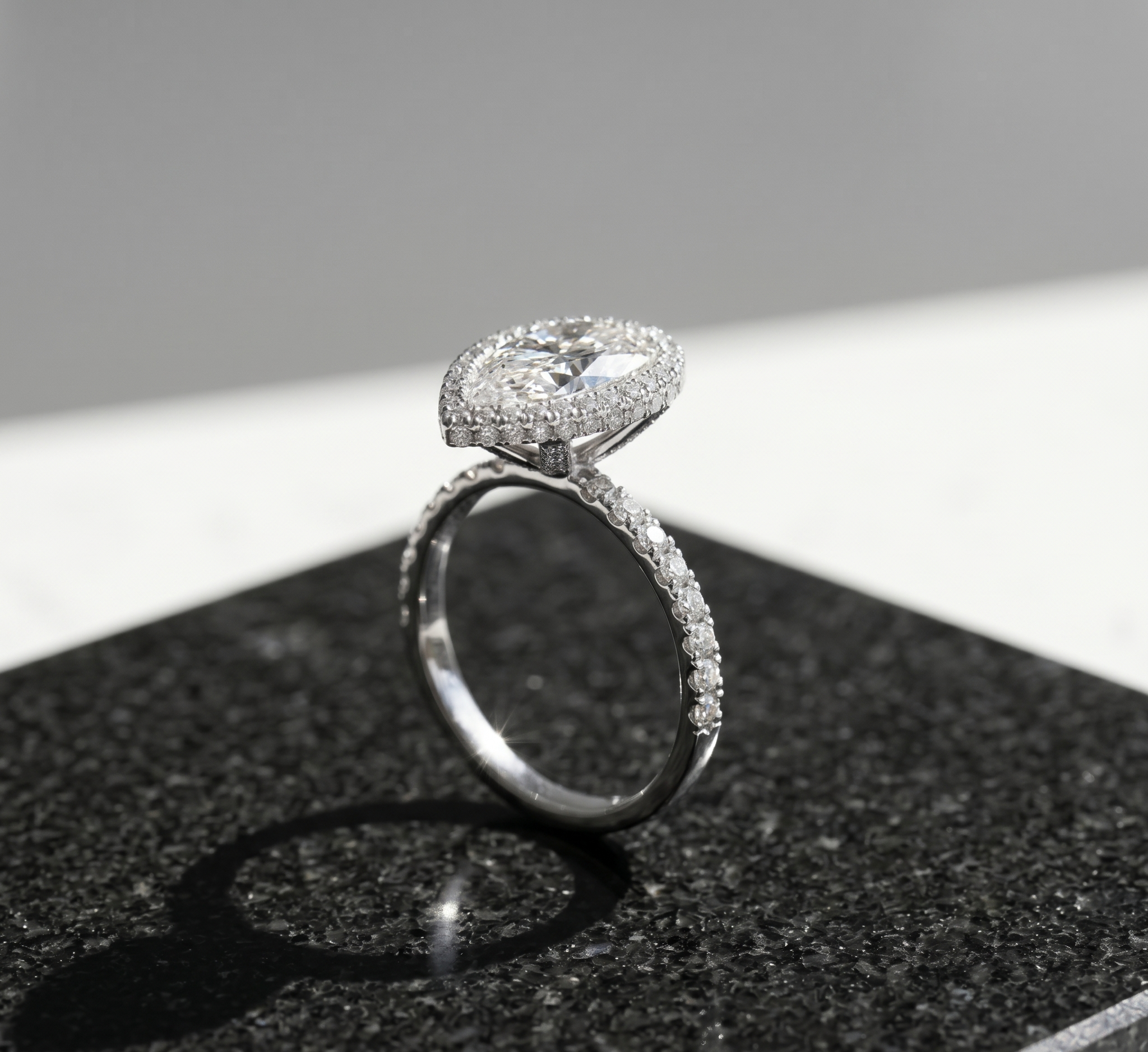 16 Pear Pave Halo 001 CY 521 WG Side.png
