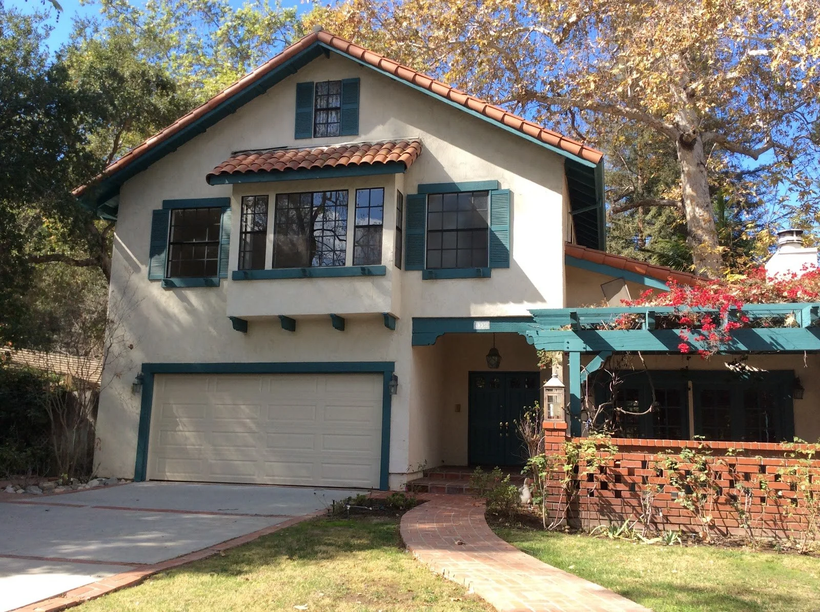 The Hinkley House exterior before renovation