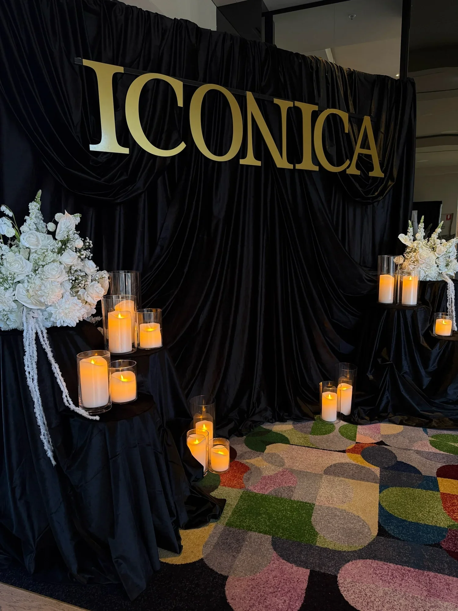 luxe-branded-event-backdrop.webp