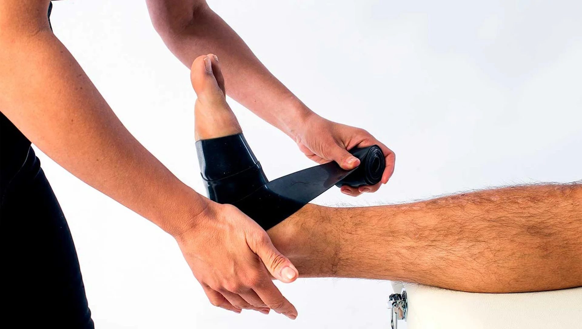 Floss therapy treatment to improve mobility and reduce pain at LifeSTATE Clinic