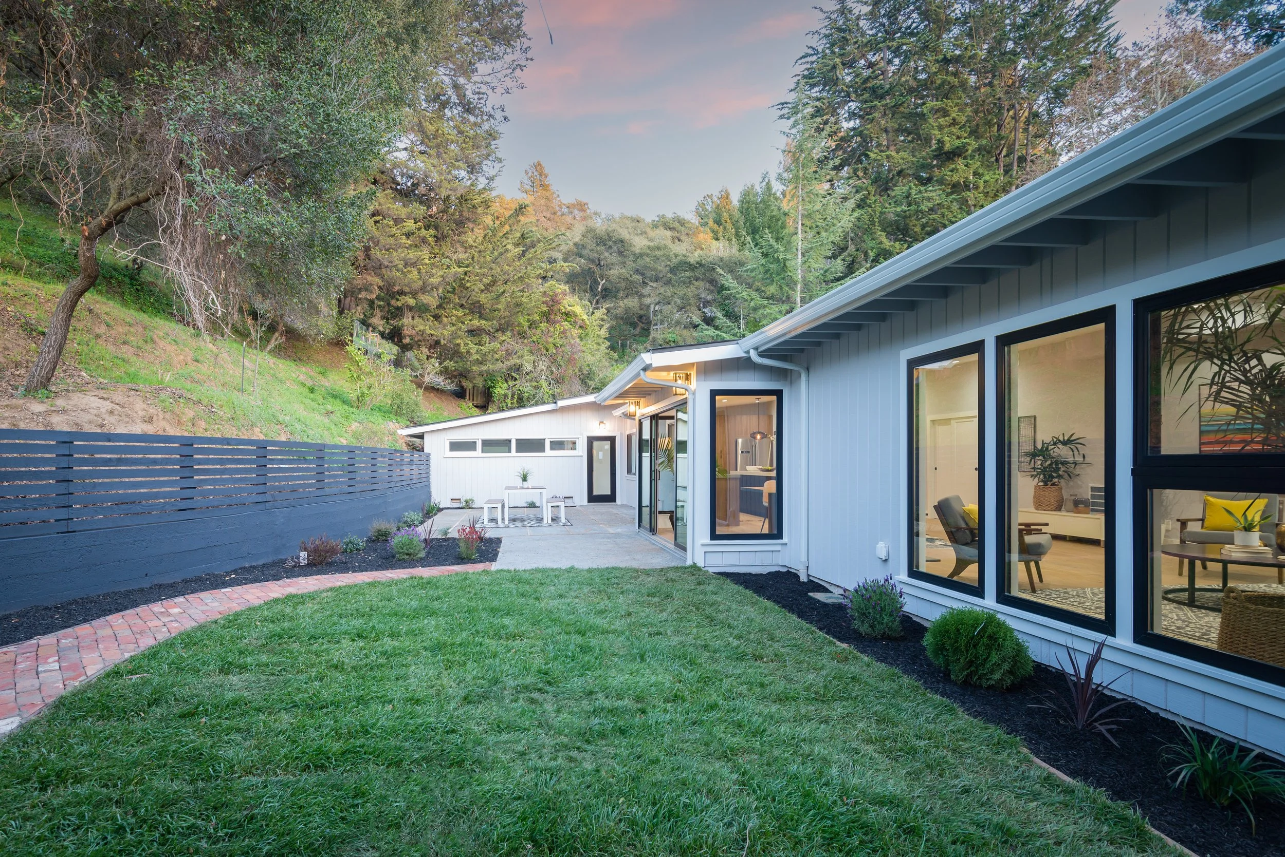 Copy of 5724 Thornhill 08.jpg