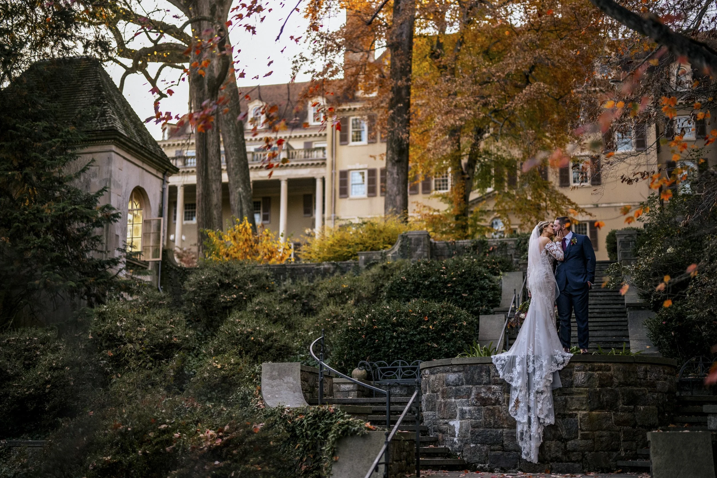 tyler-boye-photography-winterthur-museum-couple-portraits-gardens.jpg