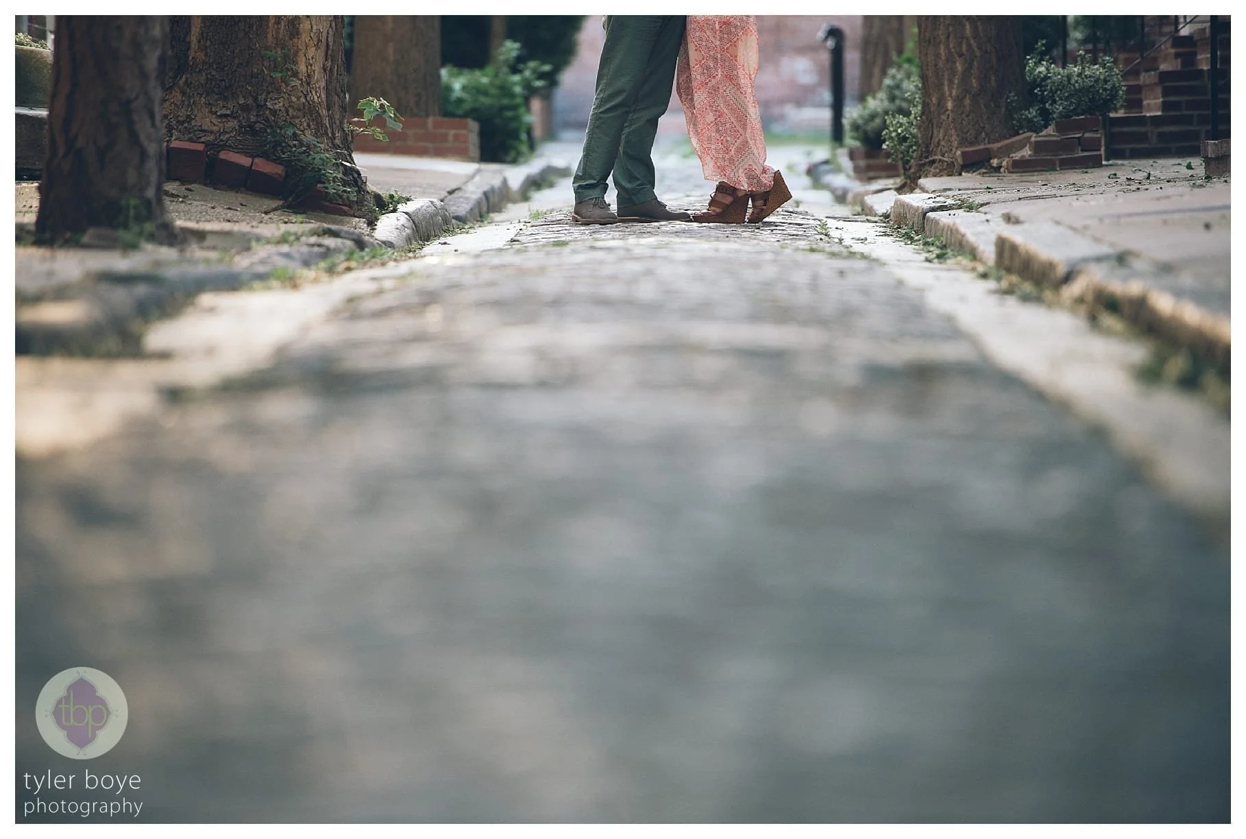 DowntownPhiladelphia.CassieAlex.Engagement.tylerboye-10.jpg