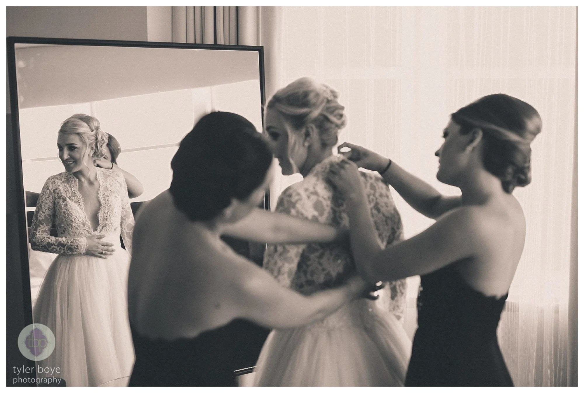 CrystalTeaRoom.MadeleineNick.Wedding.tylerboye-03.jpg
