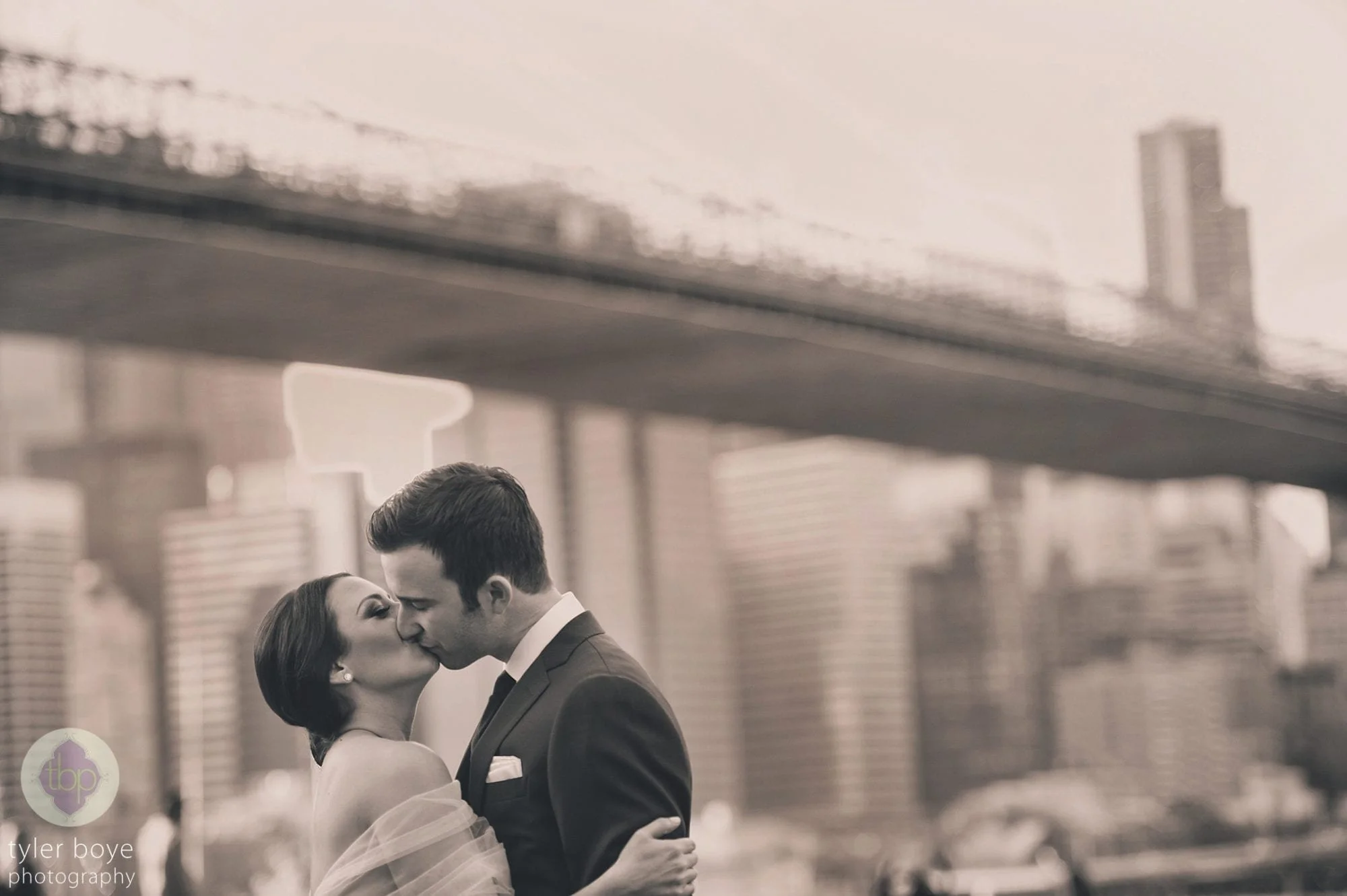 26BridgeBrooklyn.LaurenJosh.Wedding.tylerboye-23.jpg
