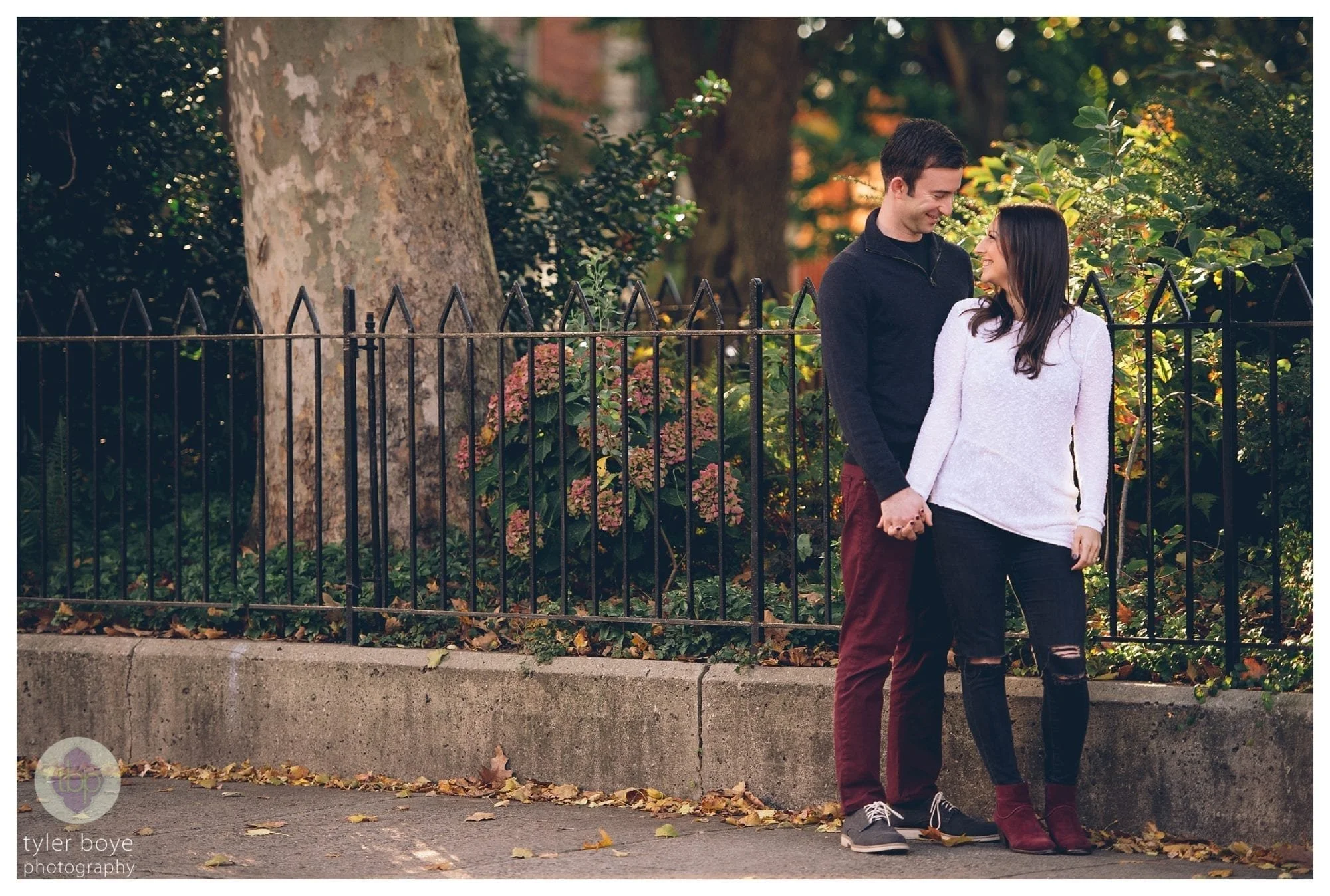 Philadelphia.LaurenJosh.Engagement.tylerboye-04.jpg