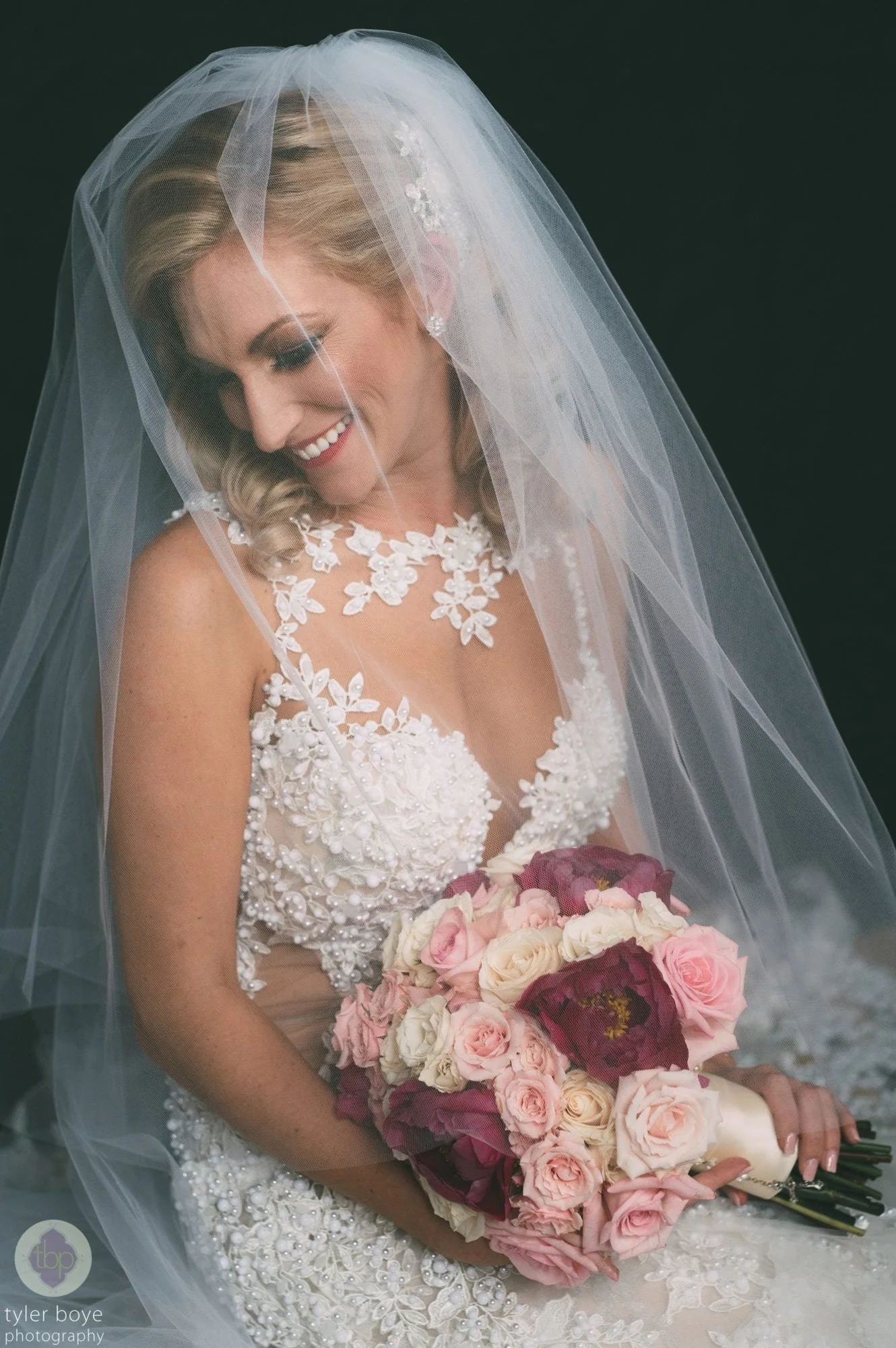 ChescapheBallroom.KellianneChris.Wedding.tylerboye-10.jpg