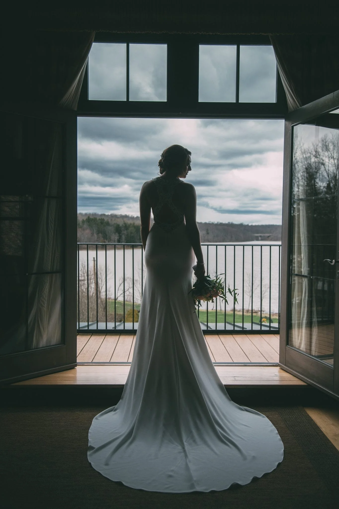 LakeHouseInn.CatherineCarlos.Wedding.tylerboye-15.jpg