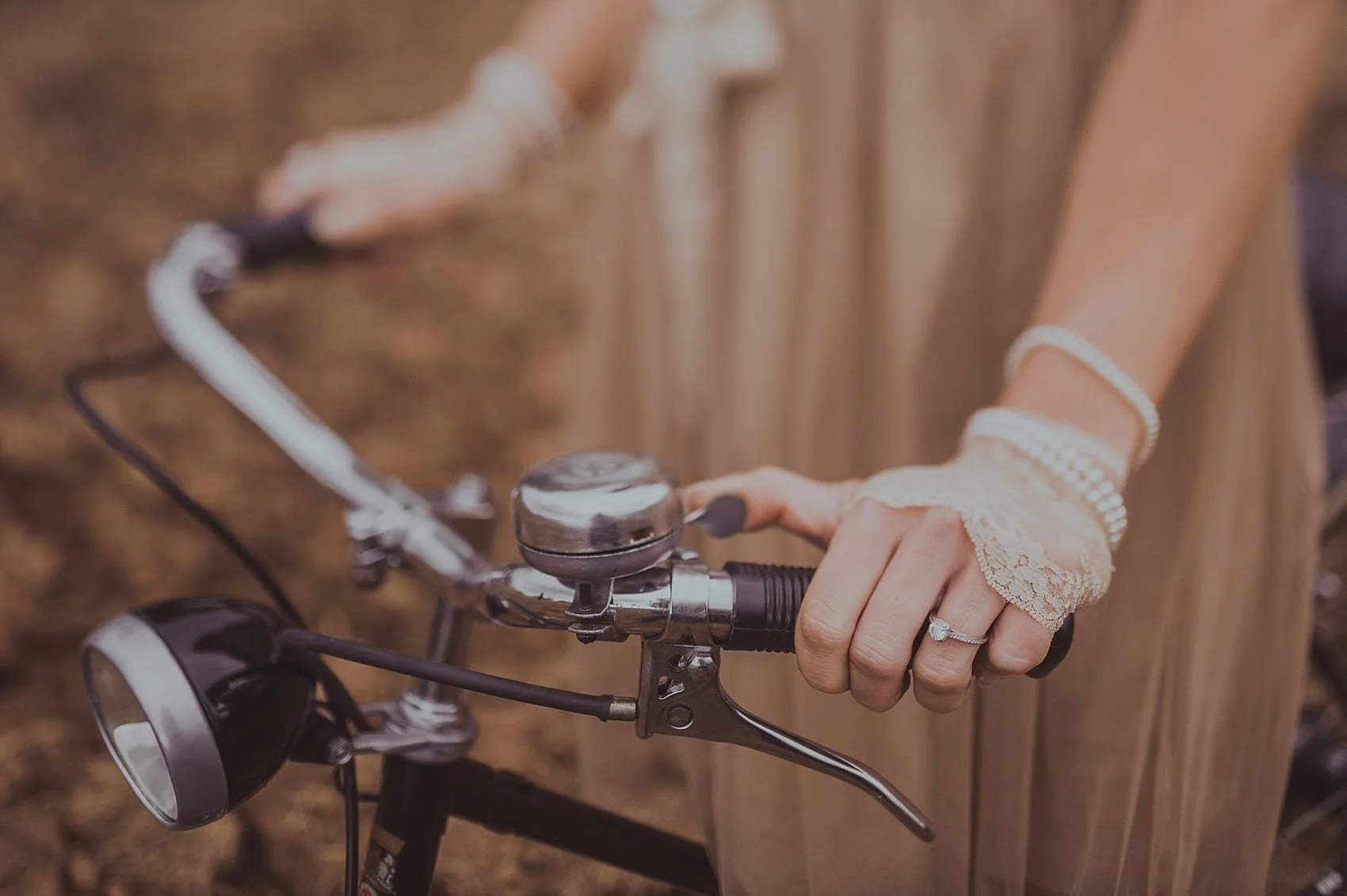 VintageEngagementShoot-StyledShoot-028.jpg