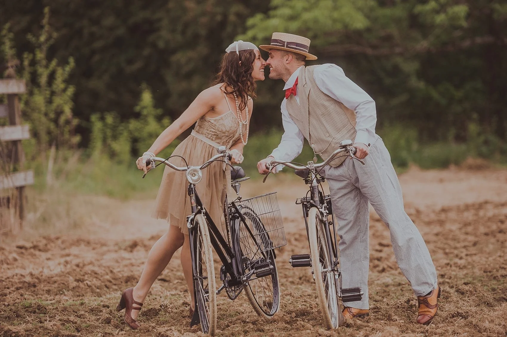VintageEngagementShoot-StyledShoot-030.jpg