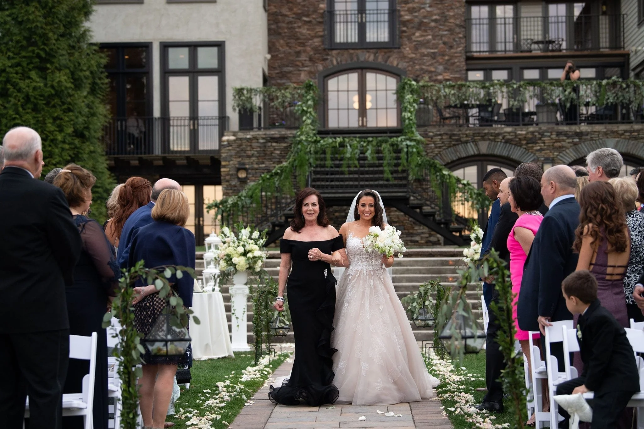 LakeHouseInn-Wedding-NicoleChristos-TylerBoye-066.jpg