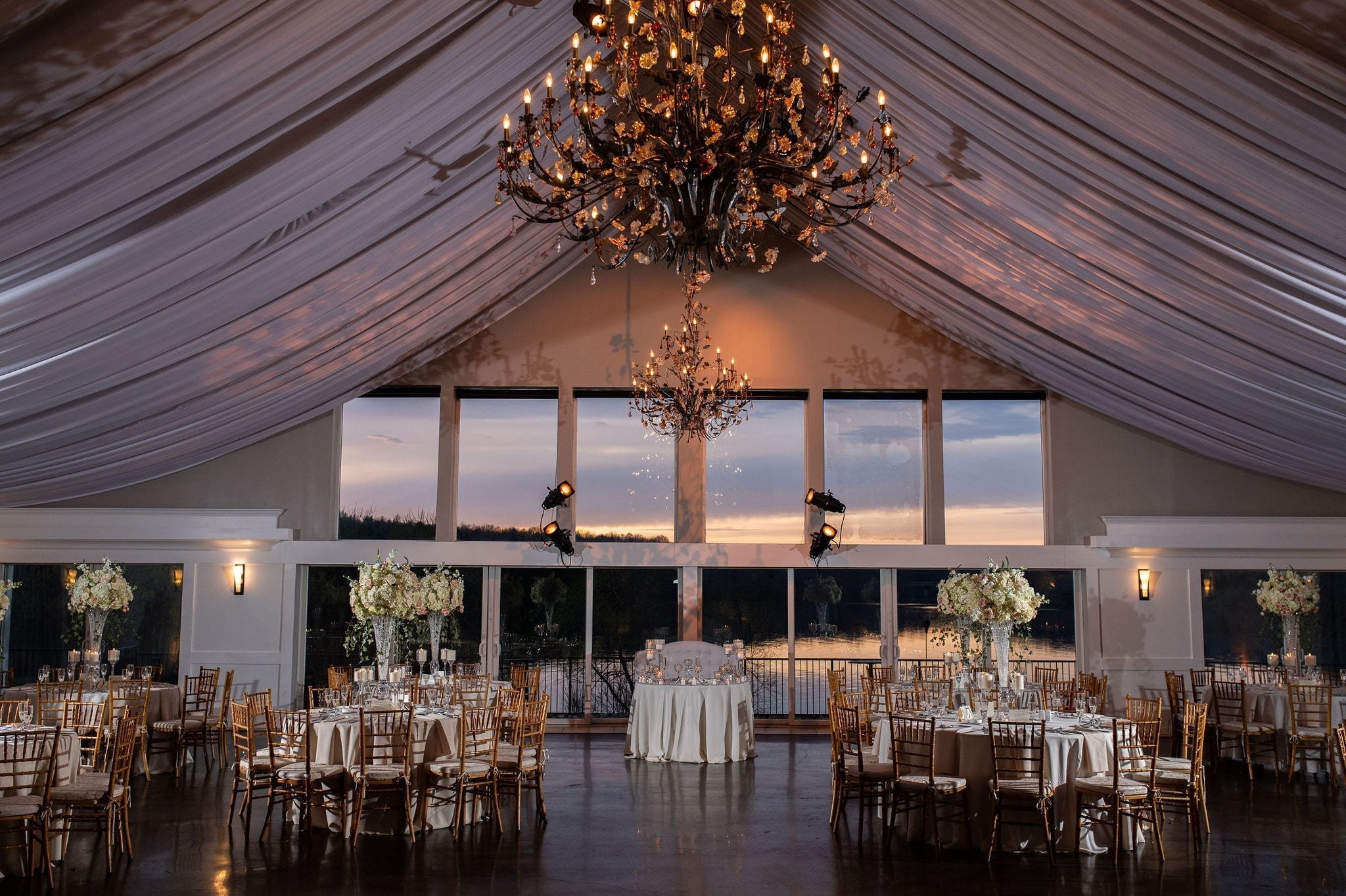 LakeHouseInn-Wedding-NicoleChristos-TylerBoye-082.jpg