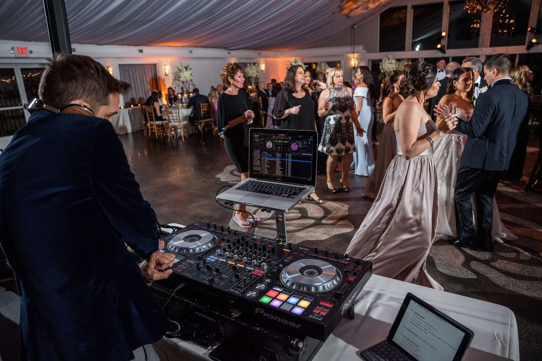 LakeHouseInn-Wedding-NicoleChristos-TylerBoye-097.jpg