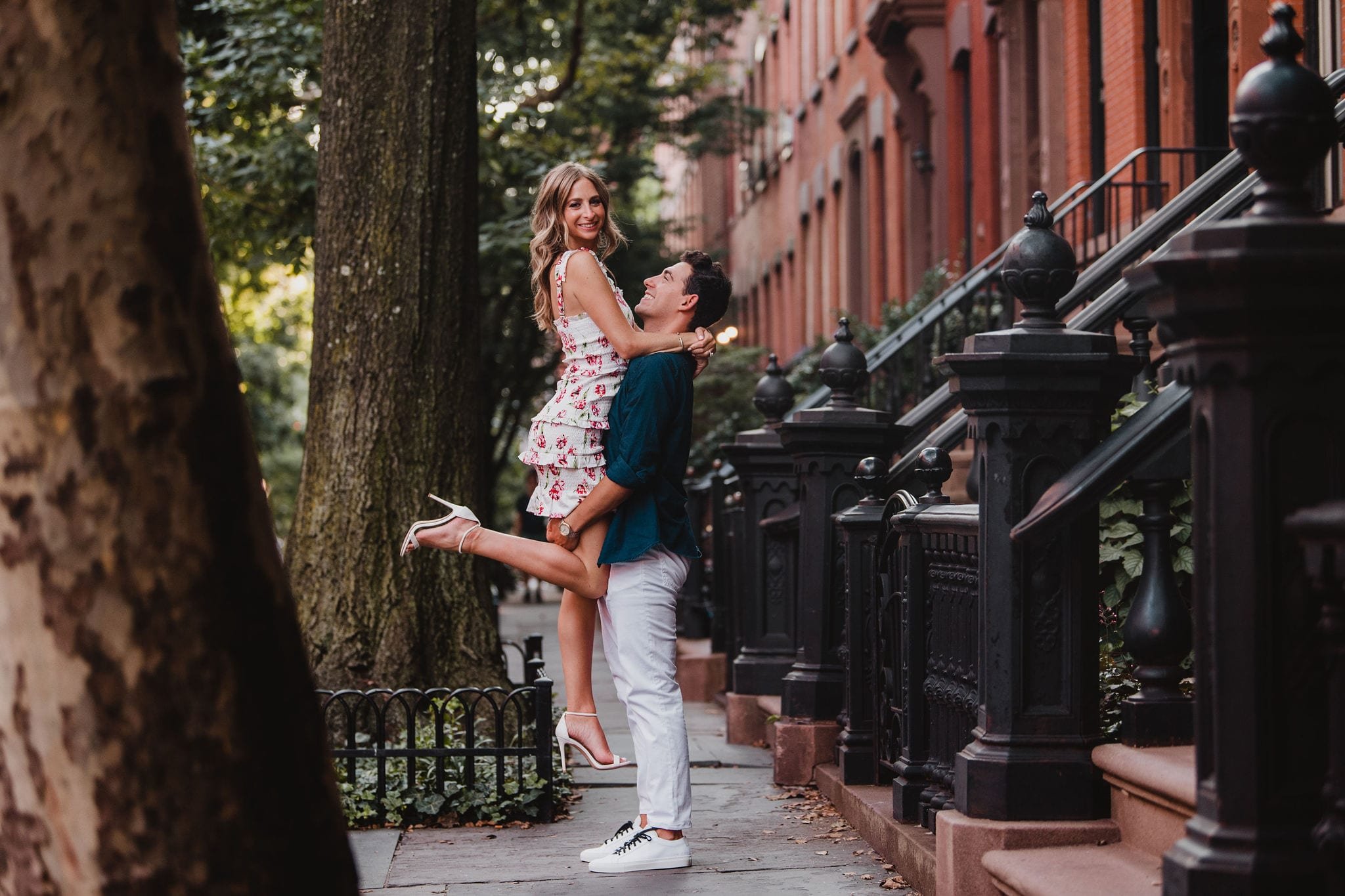 AlexJeff.NYC_.Engagement.blog_.TBP043.jpg