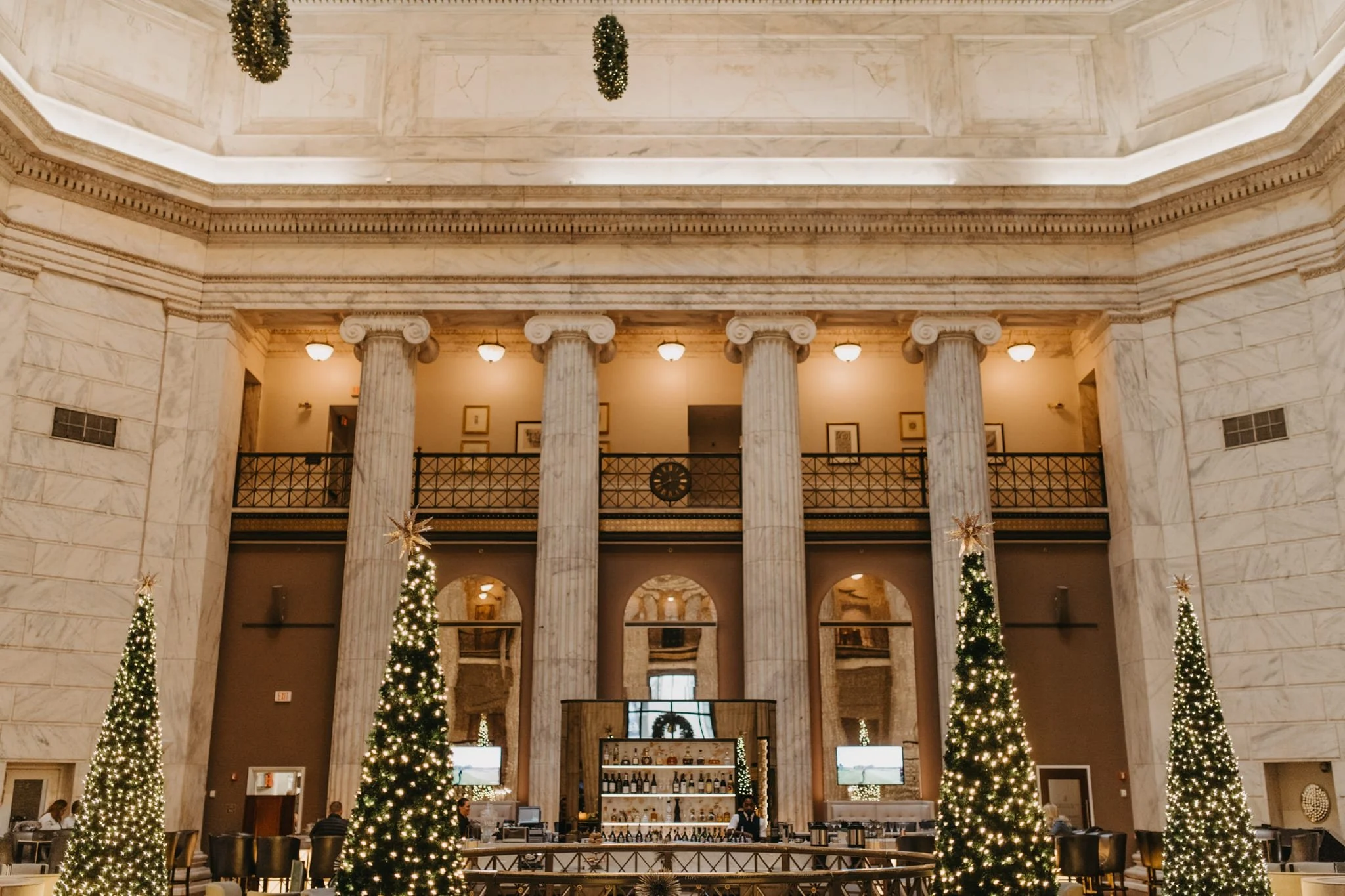 RitzCarlton.wedding.chic_.winter.ballroom.annajesse.blog-0001.jpg