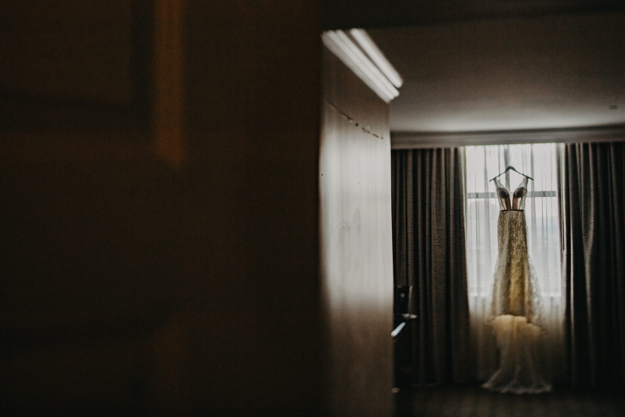 RitzCarlton.wedding.chic_.winter.ballroom.annajesse.blog-0003.jpg