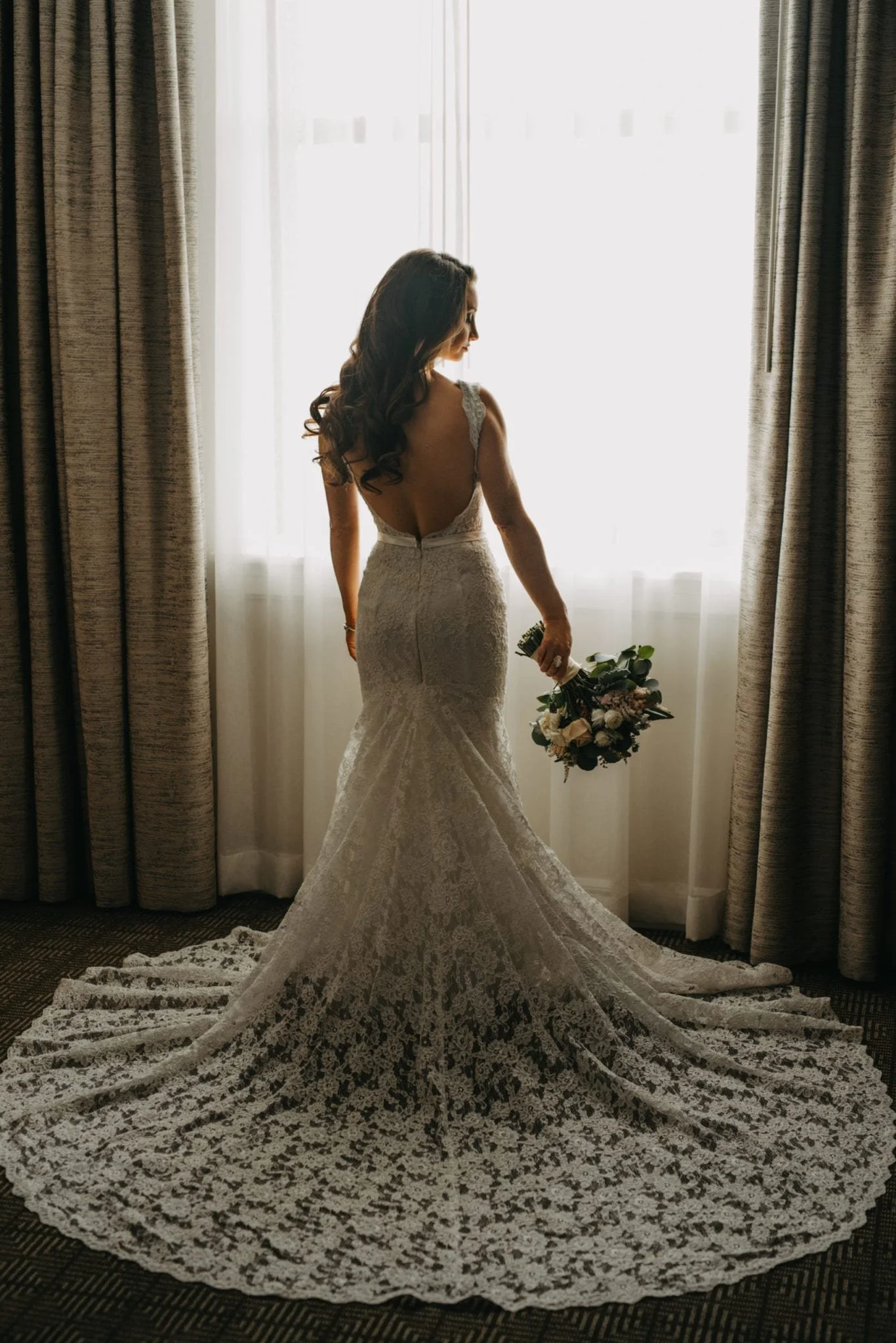 RitzCarlton.wedding.chic_.winter.ballroom.annajesse.blog-0021-scaled.jpg