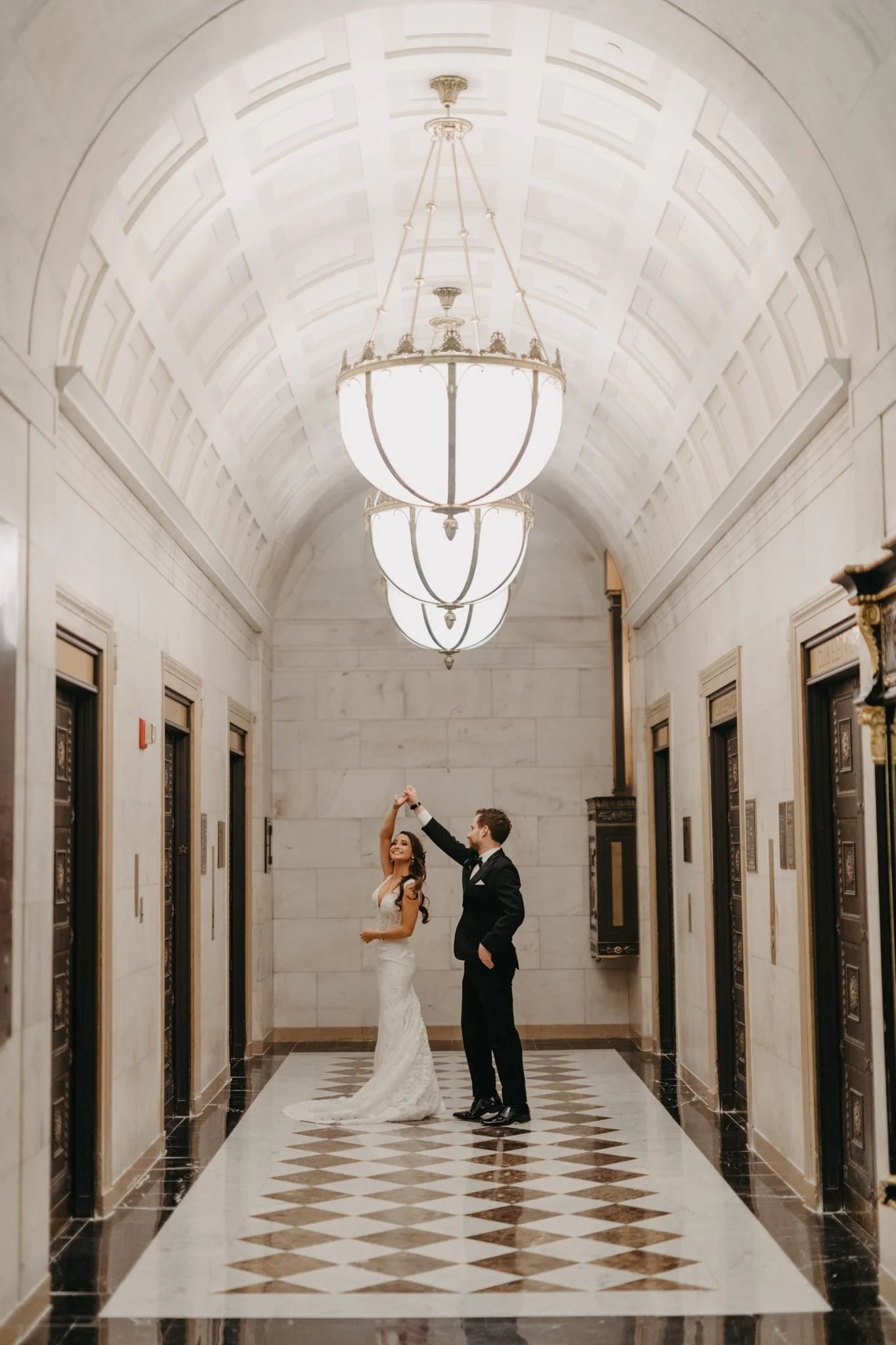 RitzCarlton.wedding.chic_.winter.ballroom.annajesse.blog-0032.jpg