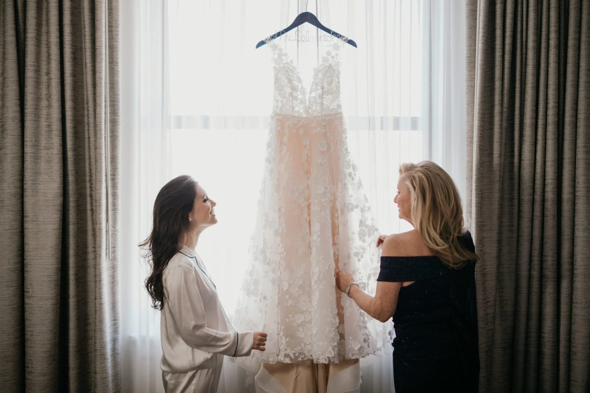 RitzCarlton.wedding.chic_.winter.elegant.SydneyMichael.TylerBoye-019-scaled.jpg