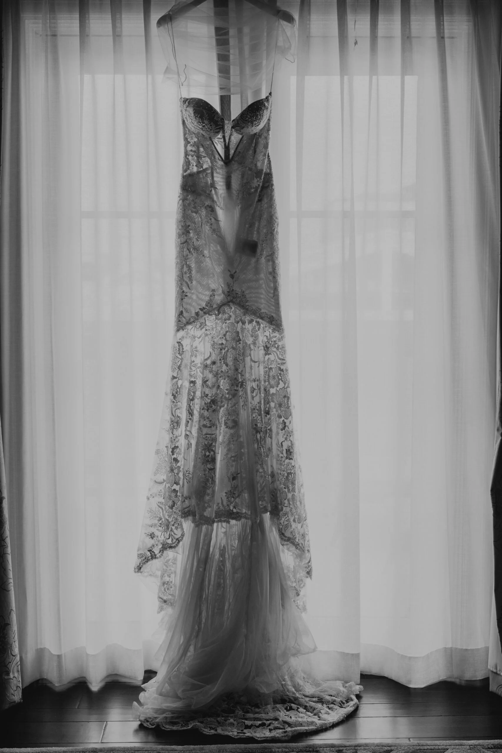 01.AllieJason.CedarRoom.Wedding-013-2-scaled.jpg