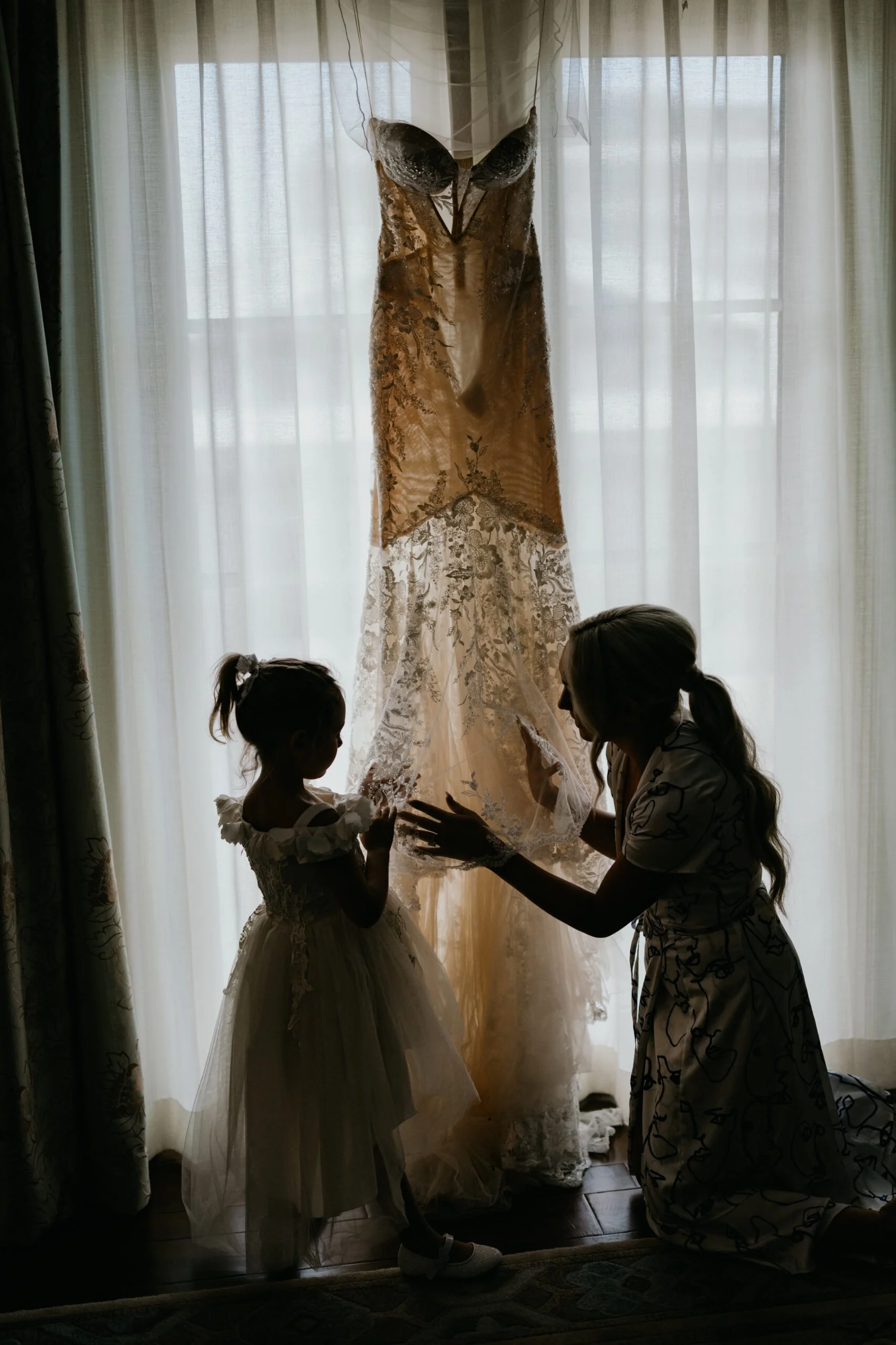 01.AllieJason.CedarRoom.Wedding-042-scaled.jpg