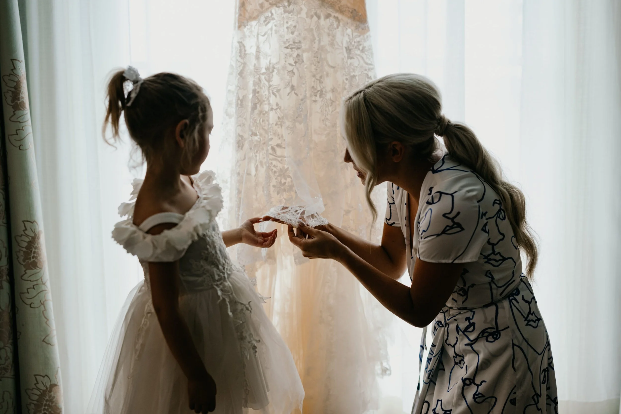 01.AllieJason.CedarRoom.Wedding-043-scaled.jpg