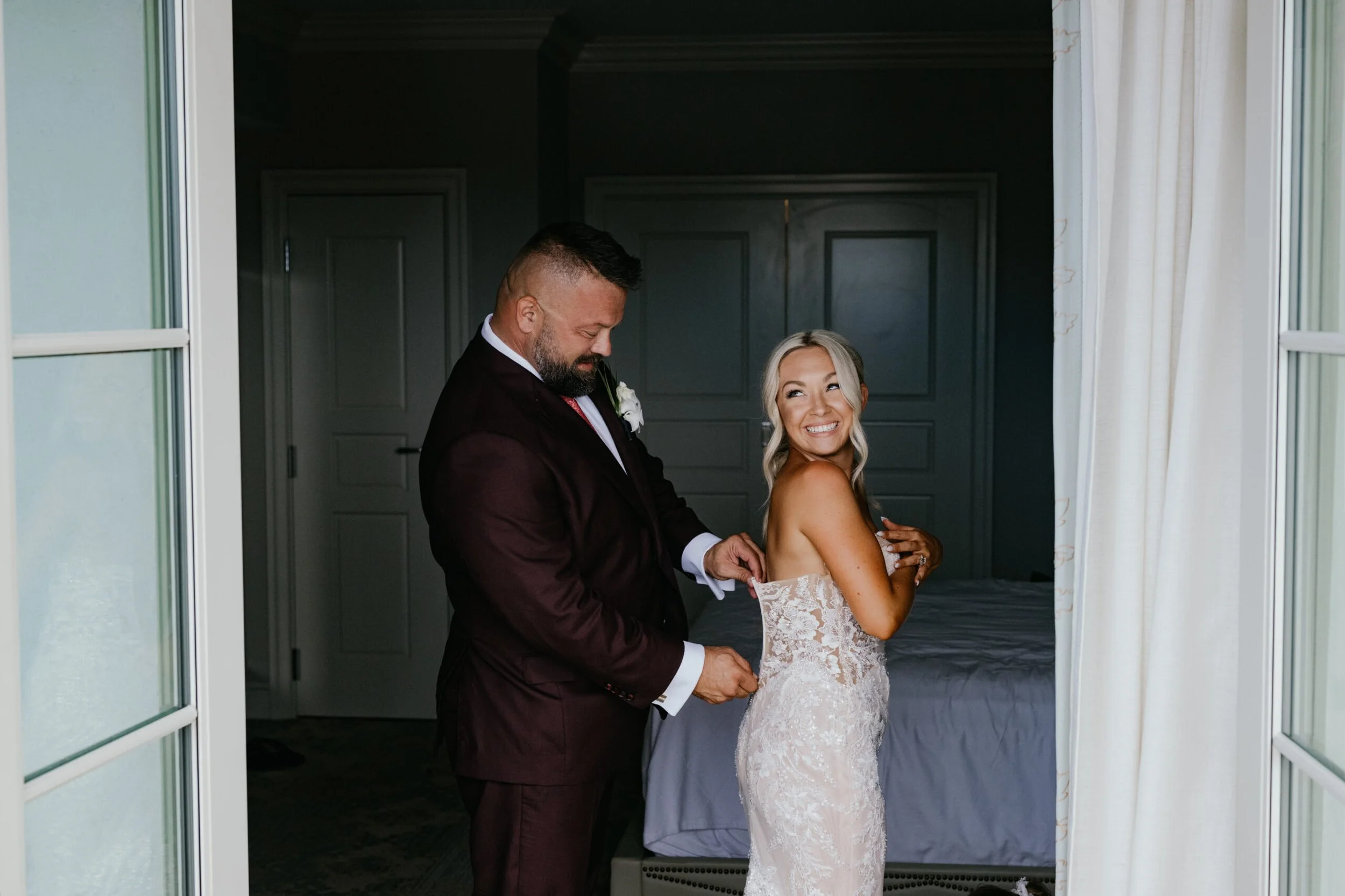 01.AllieJason.CedarRoom.Wedding-056-scaled.jpg