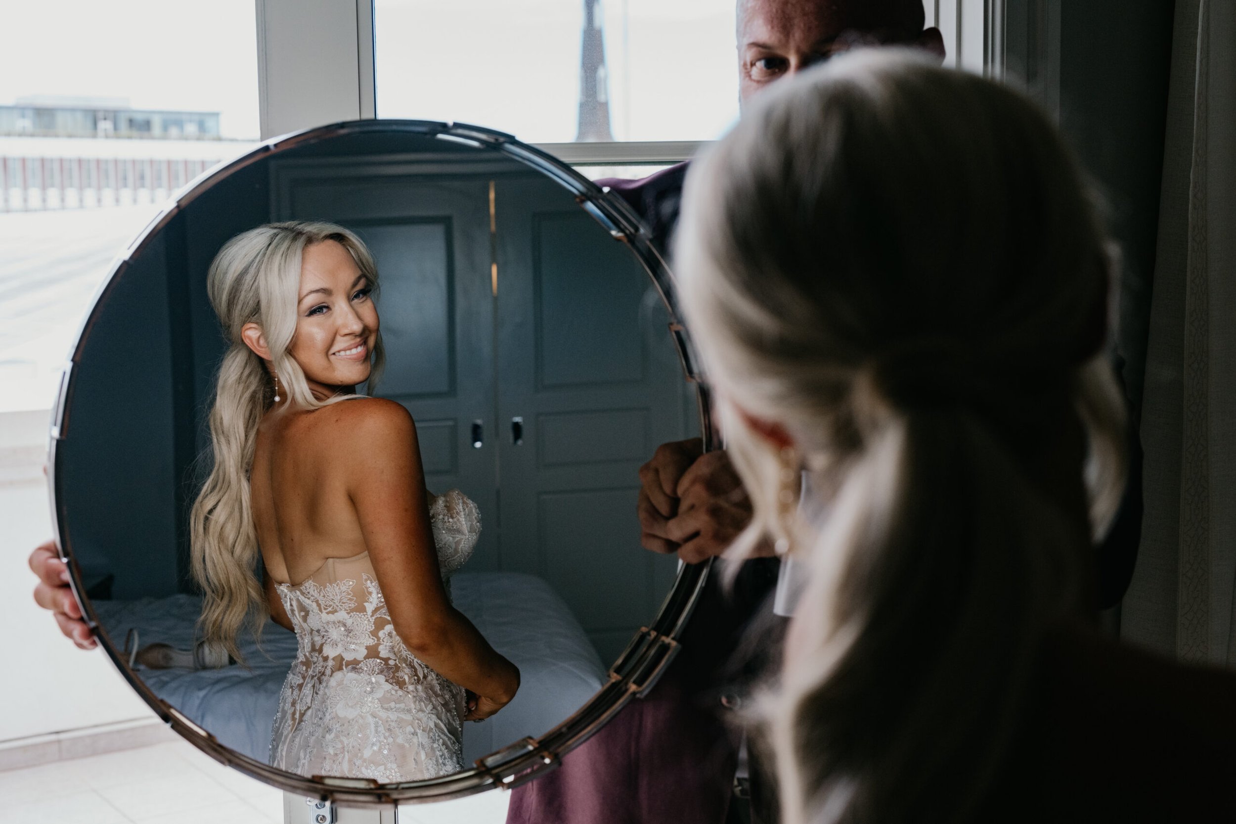 01.AllieJason.CedarRoom.Wedding-066-scaled.jpg