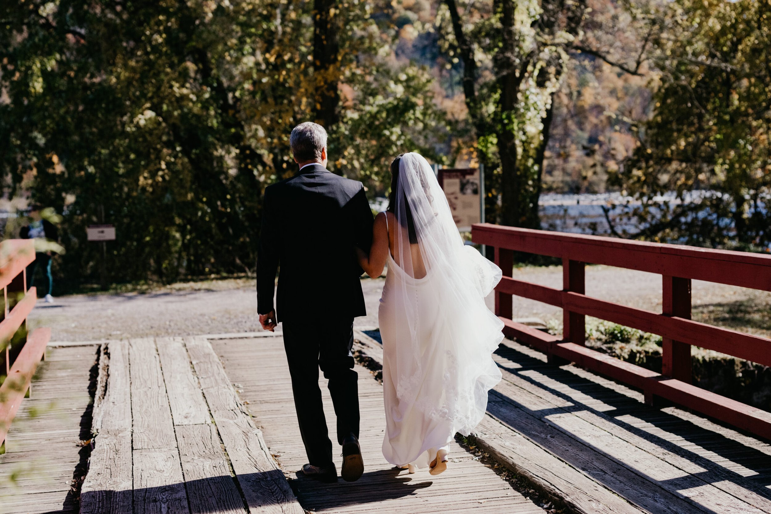 01.ColleenLiam.RiverHouseOdettes.Wedding-102-scaled.jpg
