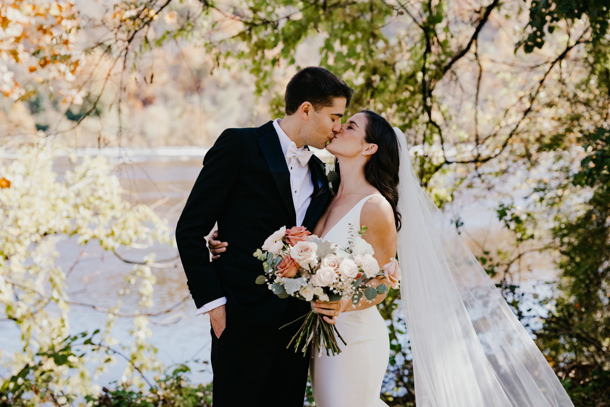 02.ColleenLiam.RiverHouseOdettes.Wedding-127-scaled.jpg