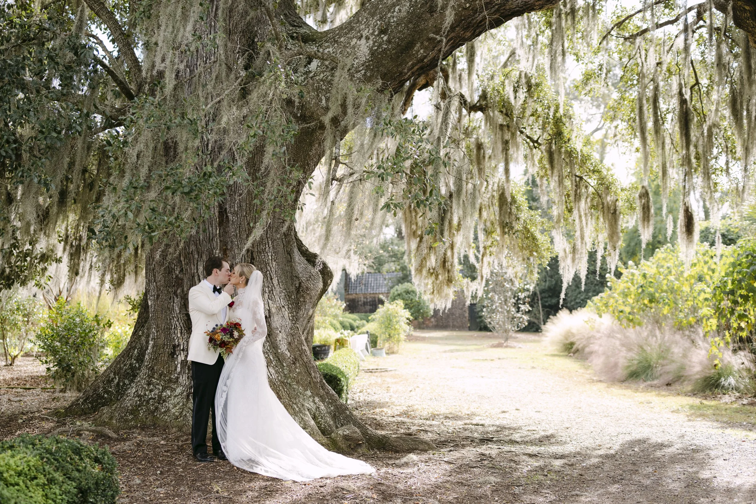 Boone-Hall-Charleston-SC-wedding-photographer-3.jpg
