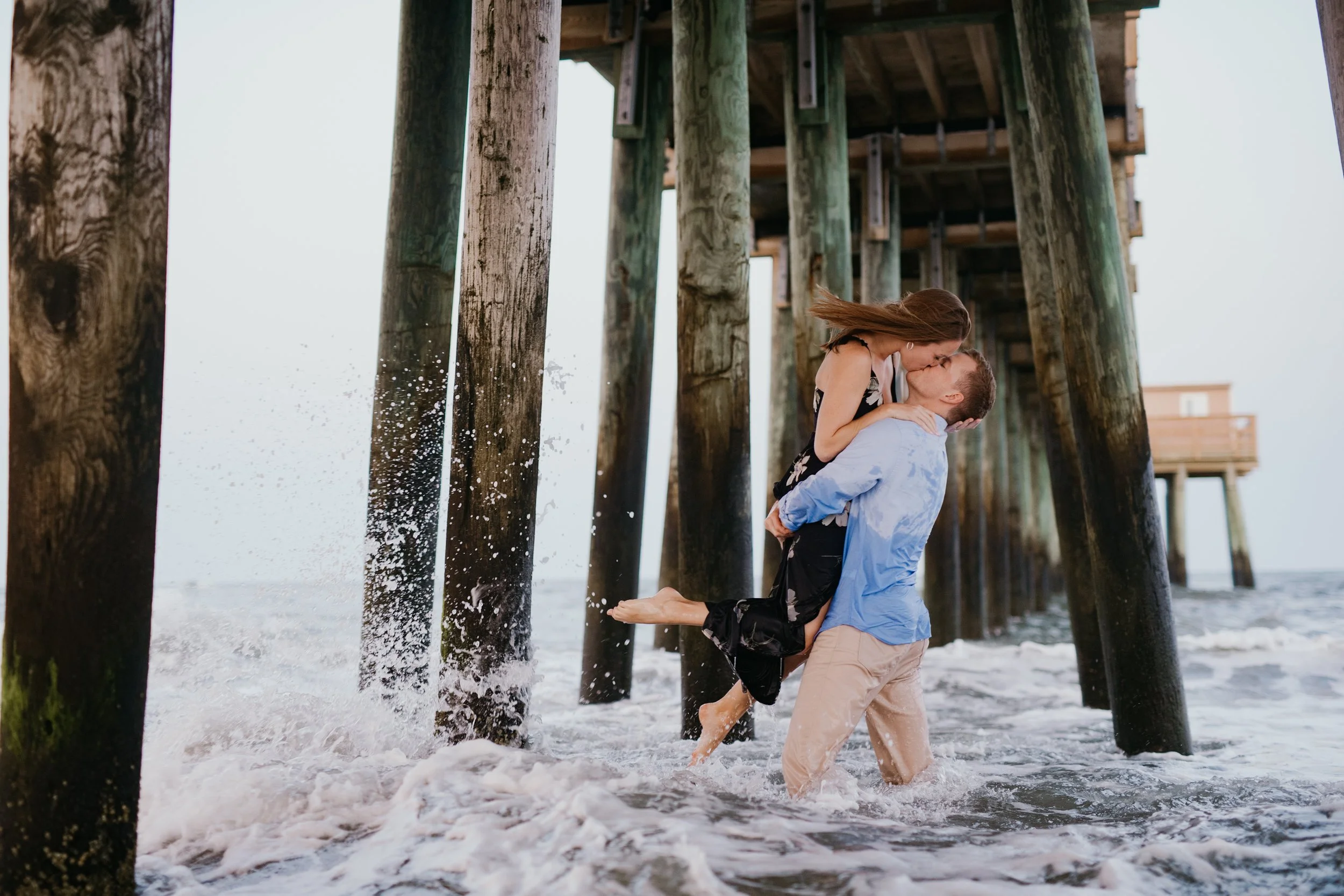 sullivan-island-Charleston-sc-engagement-photographer-couple-17.jpg