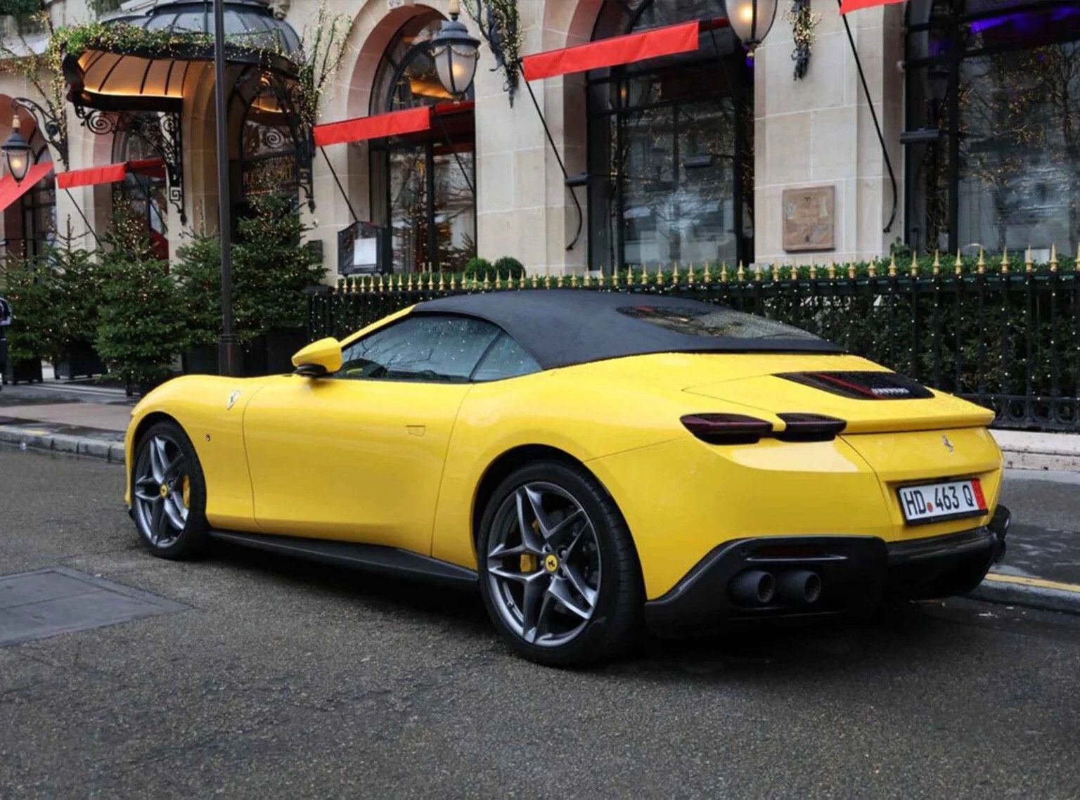 Drive Ferrari Roma & Portofino in Paris