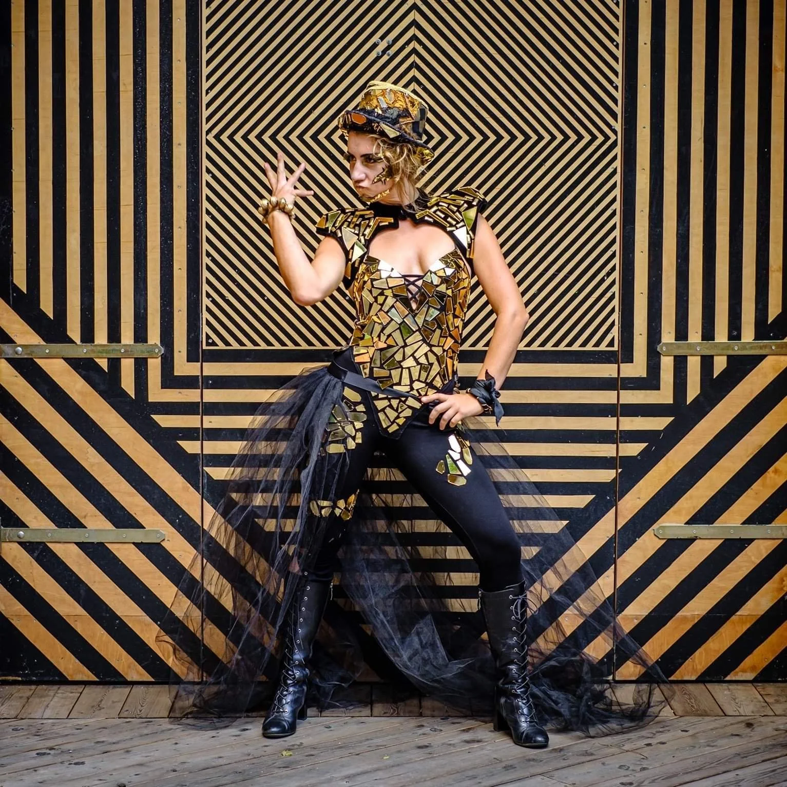 gold-costume.jpg