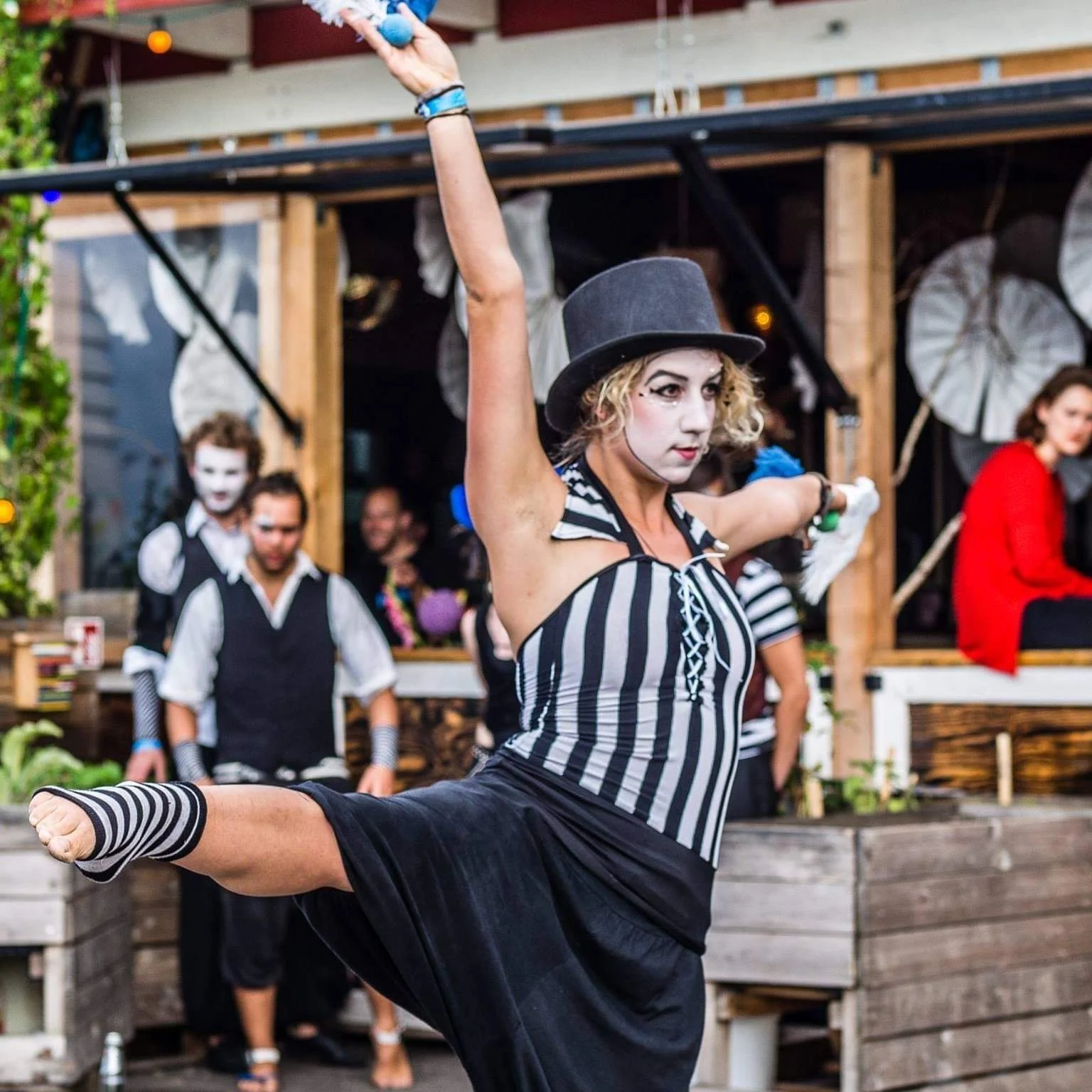 mime-walkact.jpg