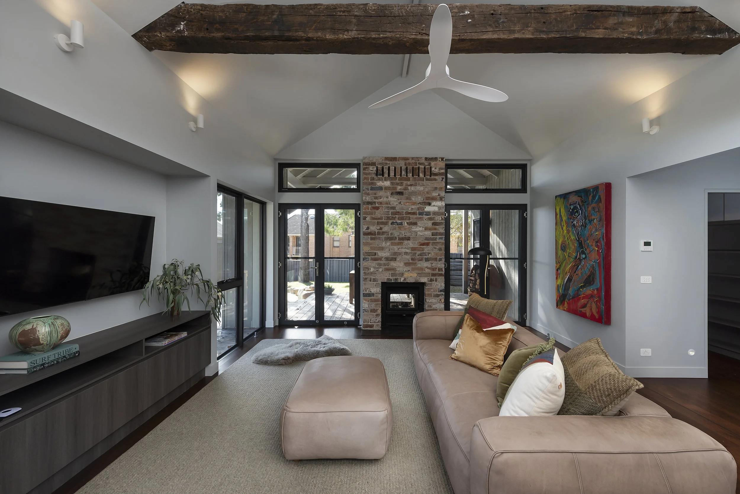 Milton Ground Lounge